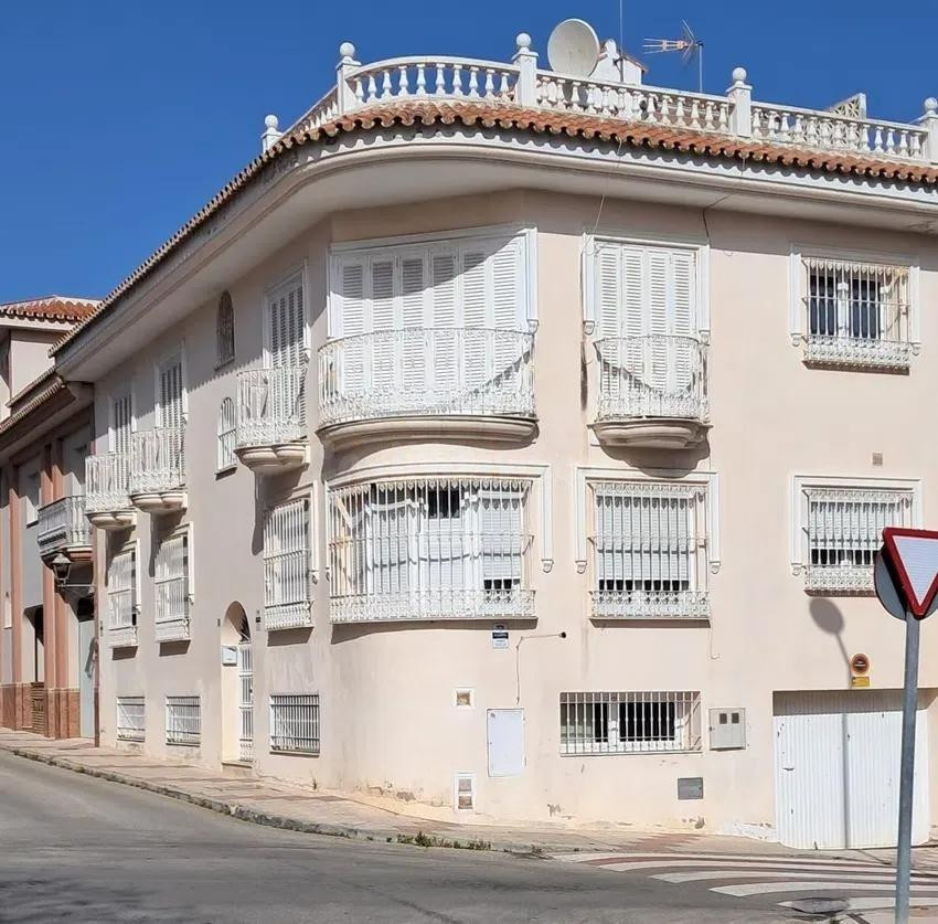 Oportunidad de inversión: edificio completo con alto potenci - foto 2