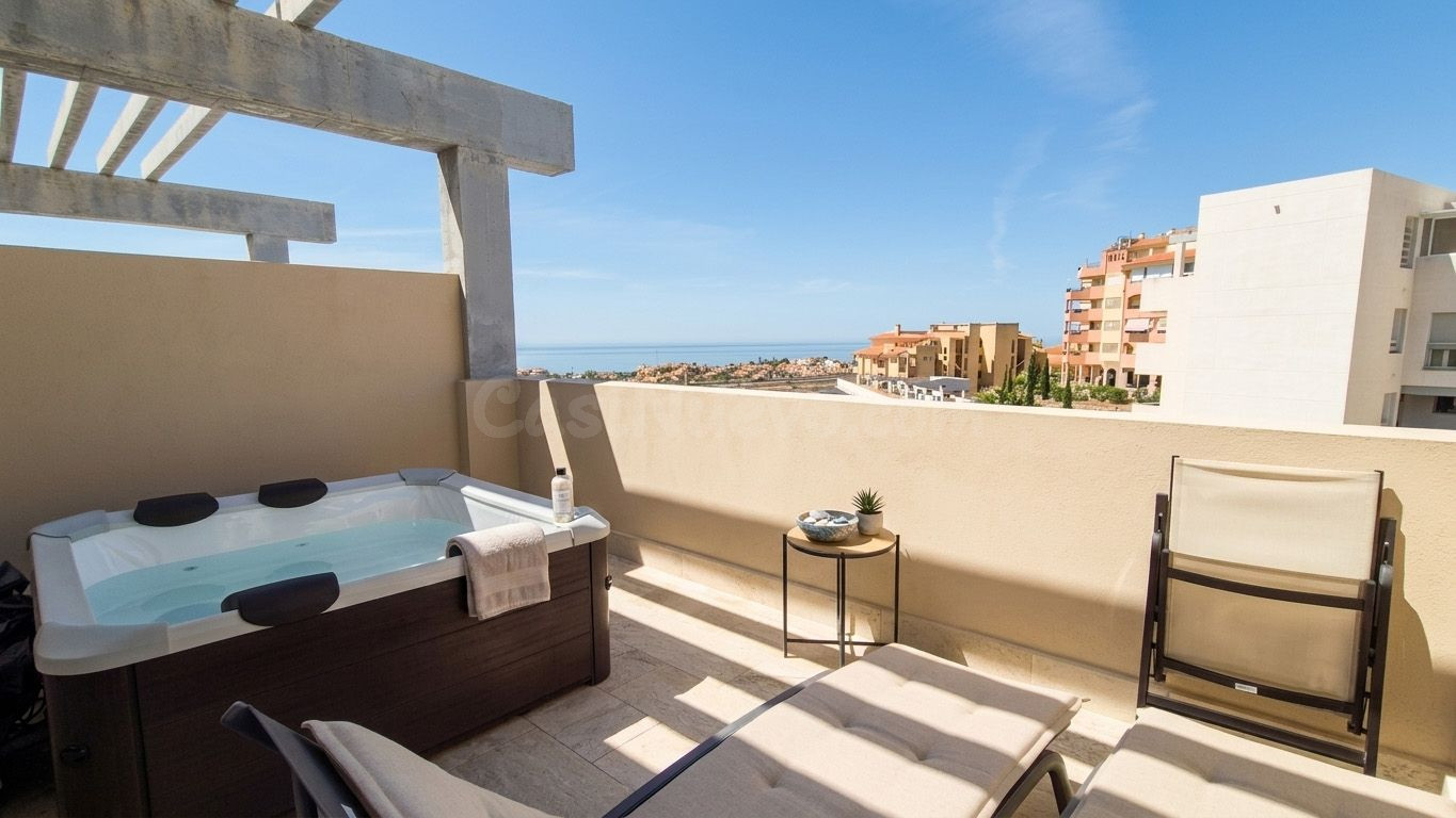 Ático Triplex de Ensueño con Vistas al Mar en Mijas