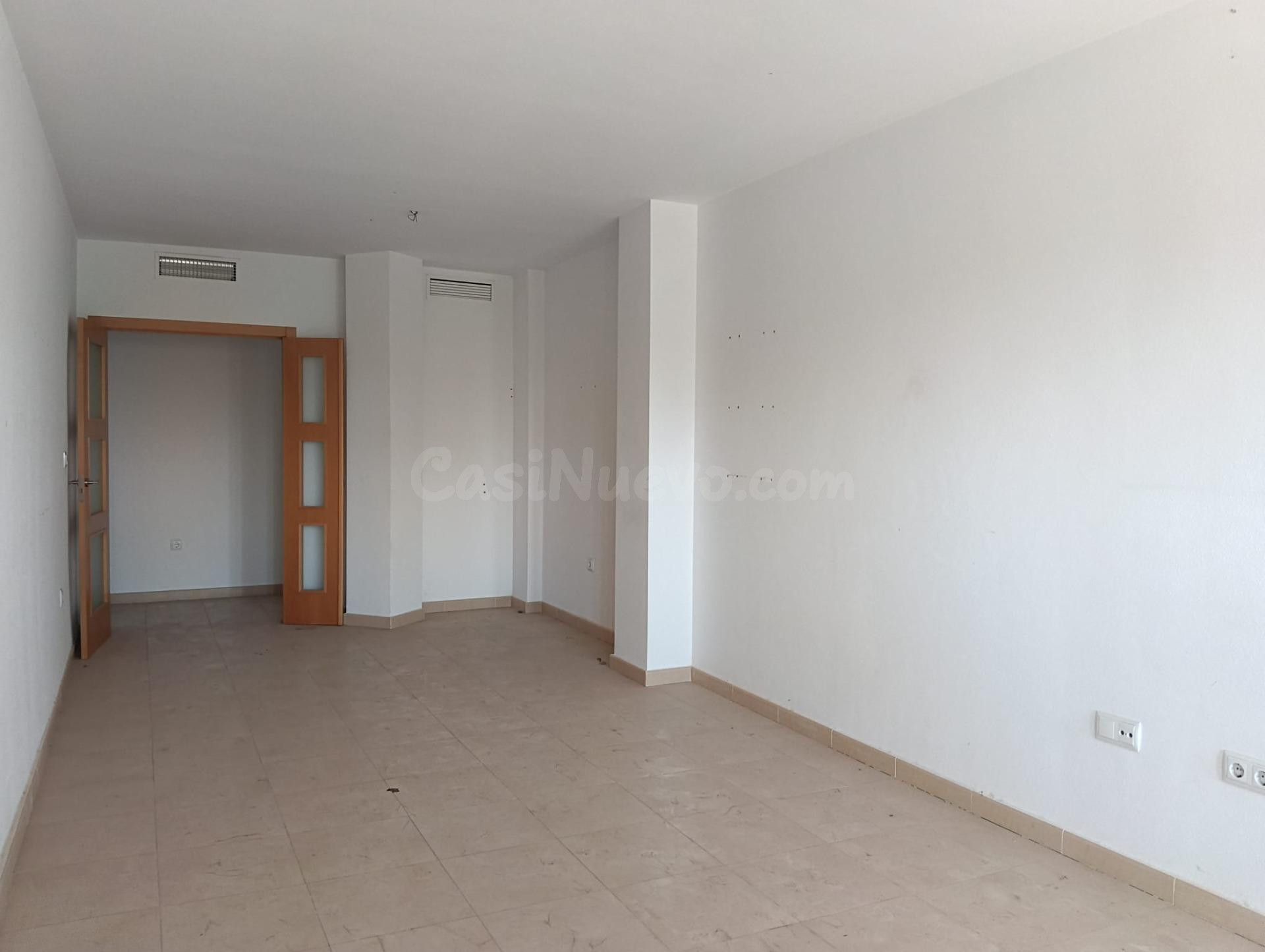 Amplio piso de 113 m2 con 2 plazas de garaje junto a Juan de - foto 4