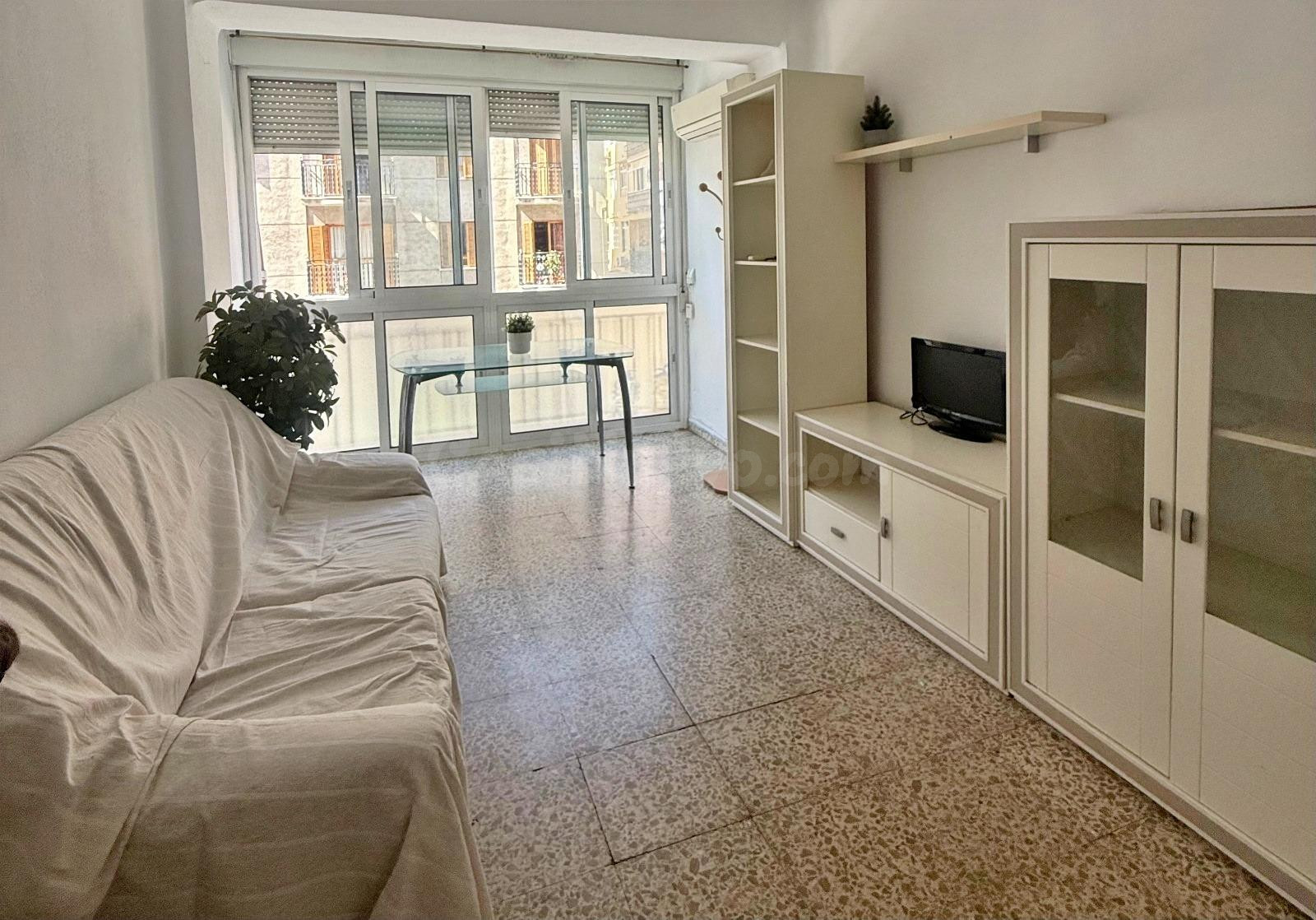 Piso de 3 habitaciones para reformar en Camino de Suárez – M - foto 2