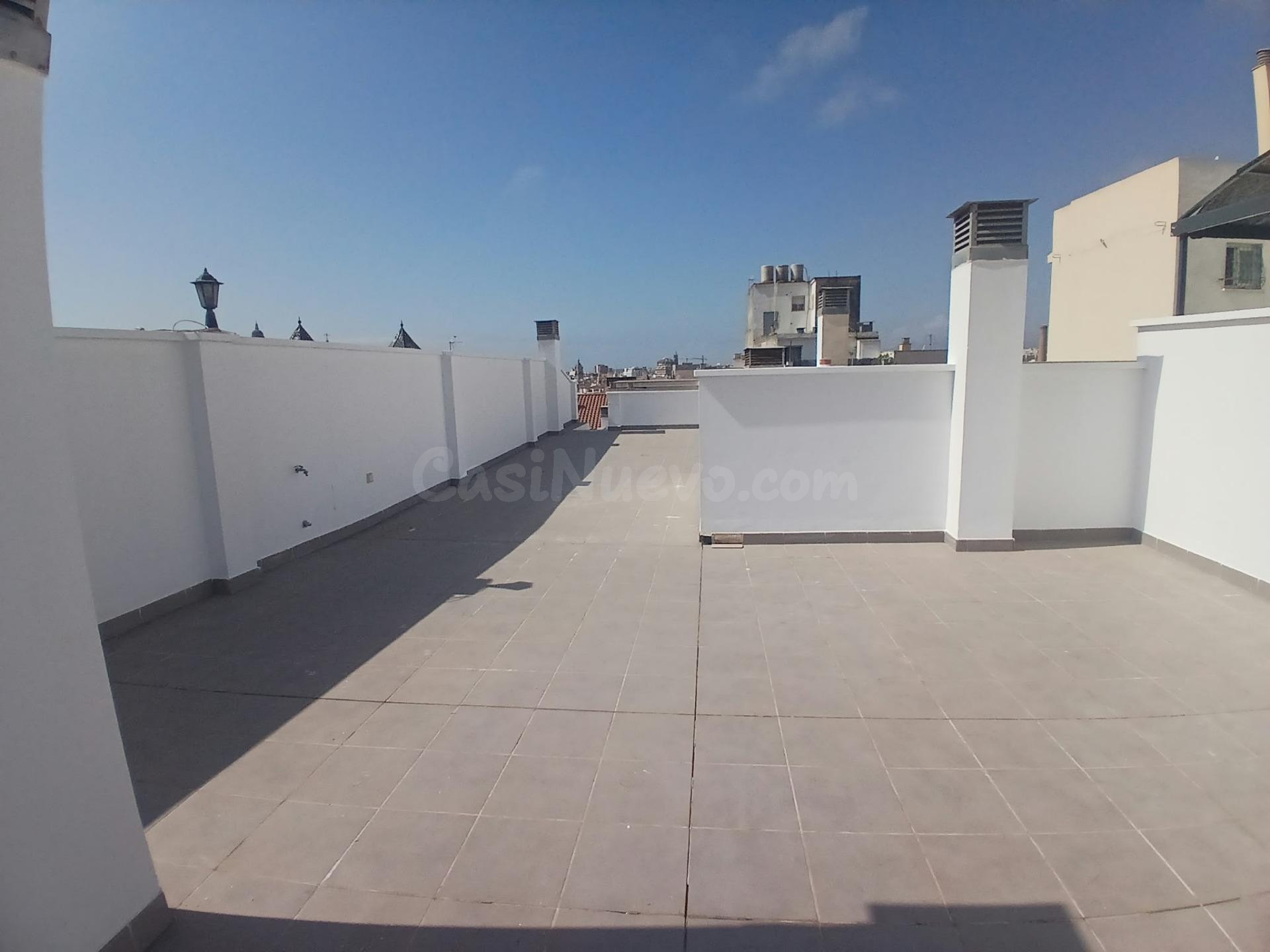 ÁTICO CON TERRAZA Y SOLARIUM EN CENTRO HISTORICO Y DOS PLAZA - foto 4