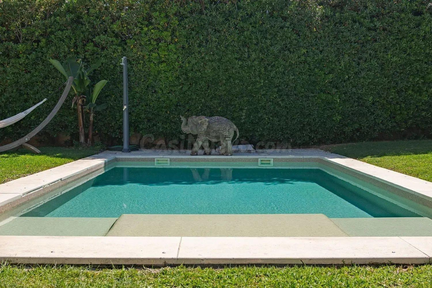 Exclusiva villa mediterránea a pasos del mar en Playamar - foto 5