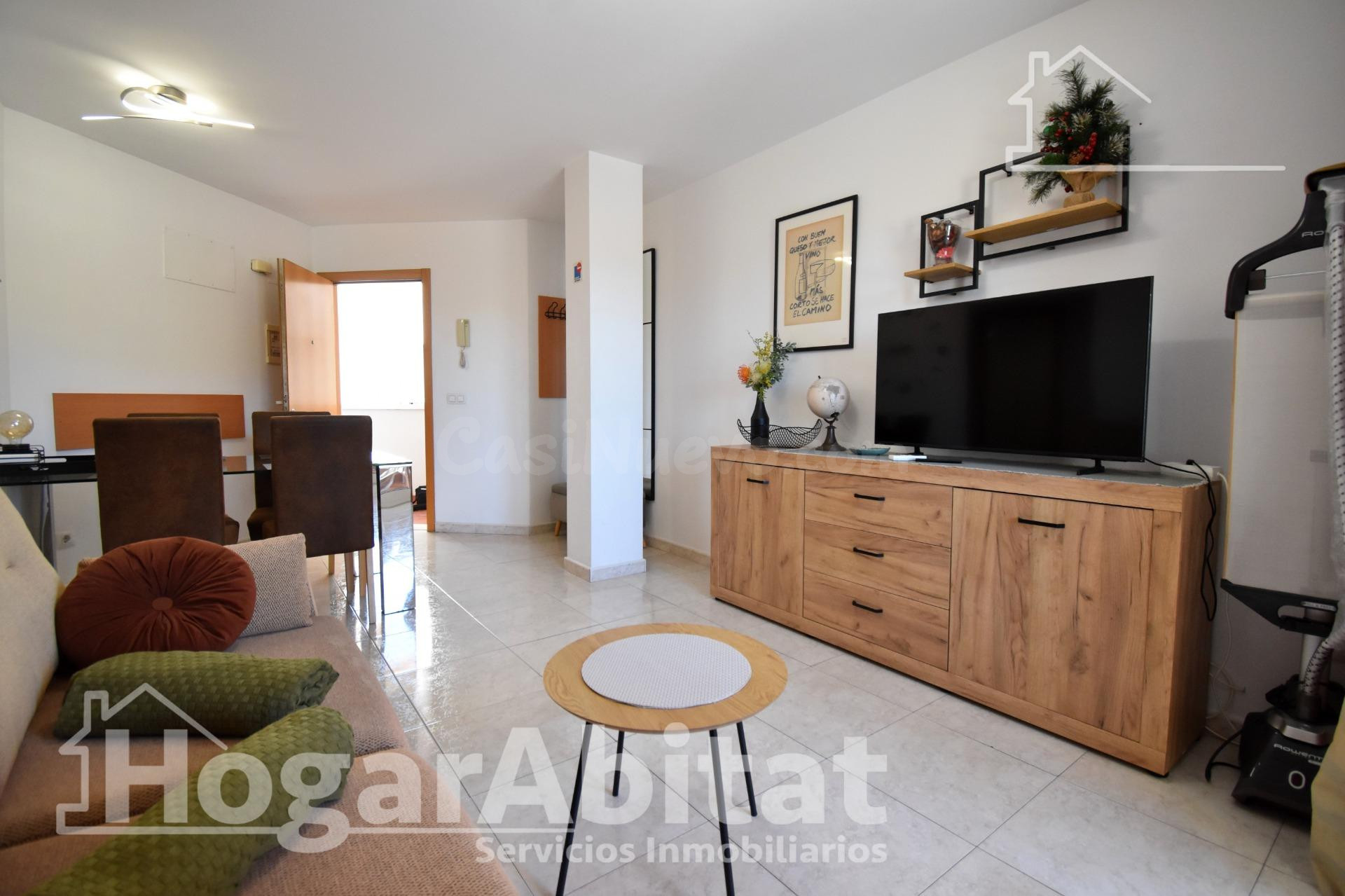 ¡OPORTUNIDAD! SEMINUEVO Y ACOGEDOR CON ASCENSOR Y TERRAZA - foto 3