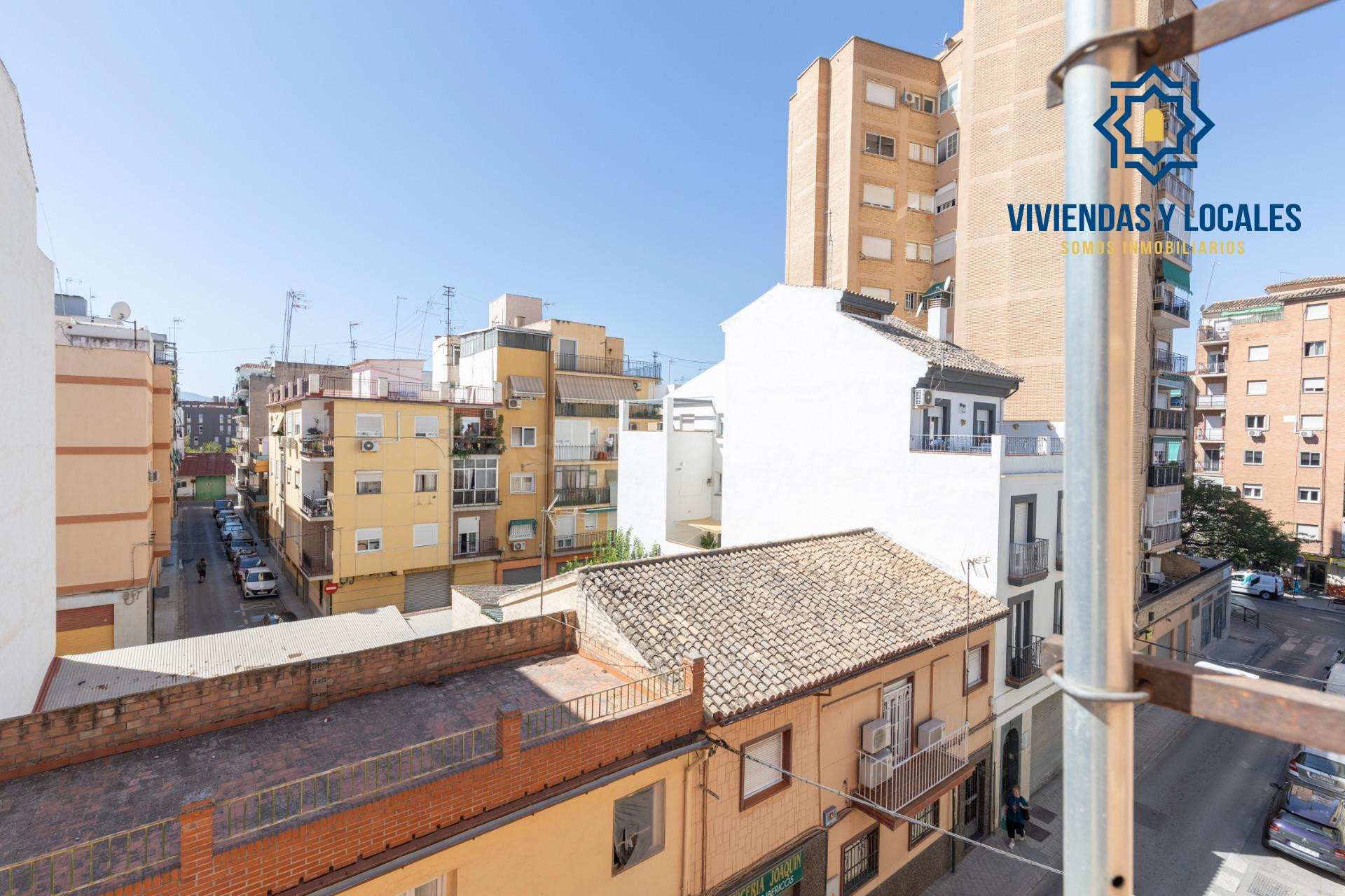 Piso en El Zaidín, tres dormitorios y un mundo de posibilida
