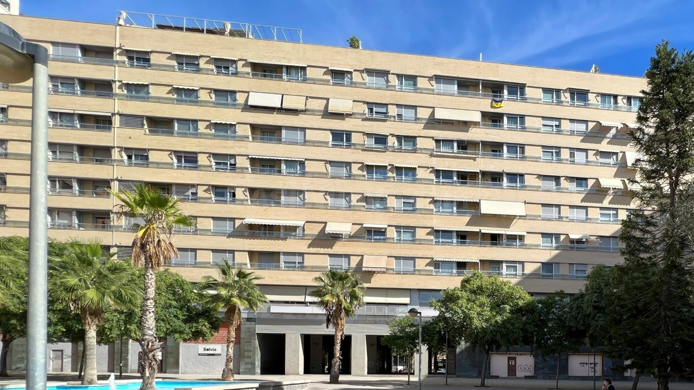¡Espectacular Piso de 164m2 con Vistas al Mar y Garaje en el
