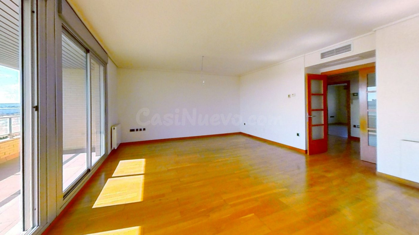 ¡Espectacular Piso de 164m2 con Vistas al Mar y Garaje en el - foto 4