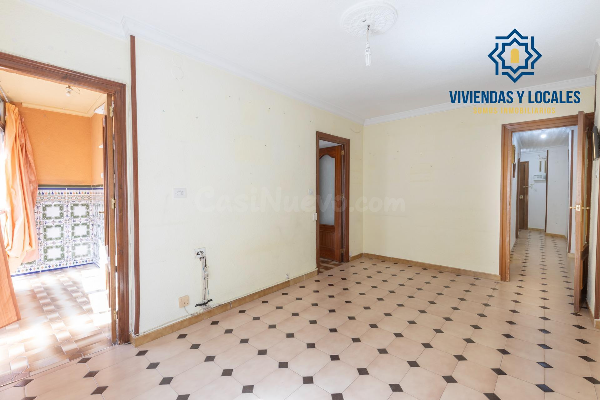 Piso de 3 dormitorios en planta alta, luminoso y con balcón  - foto 2