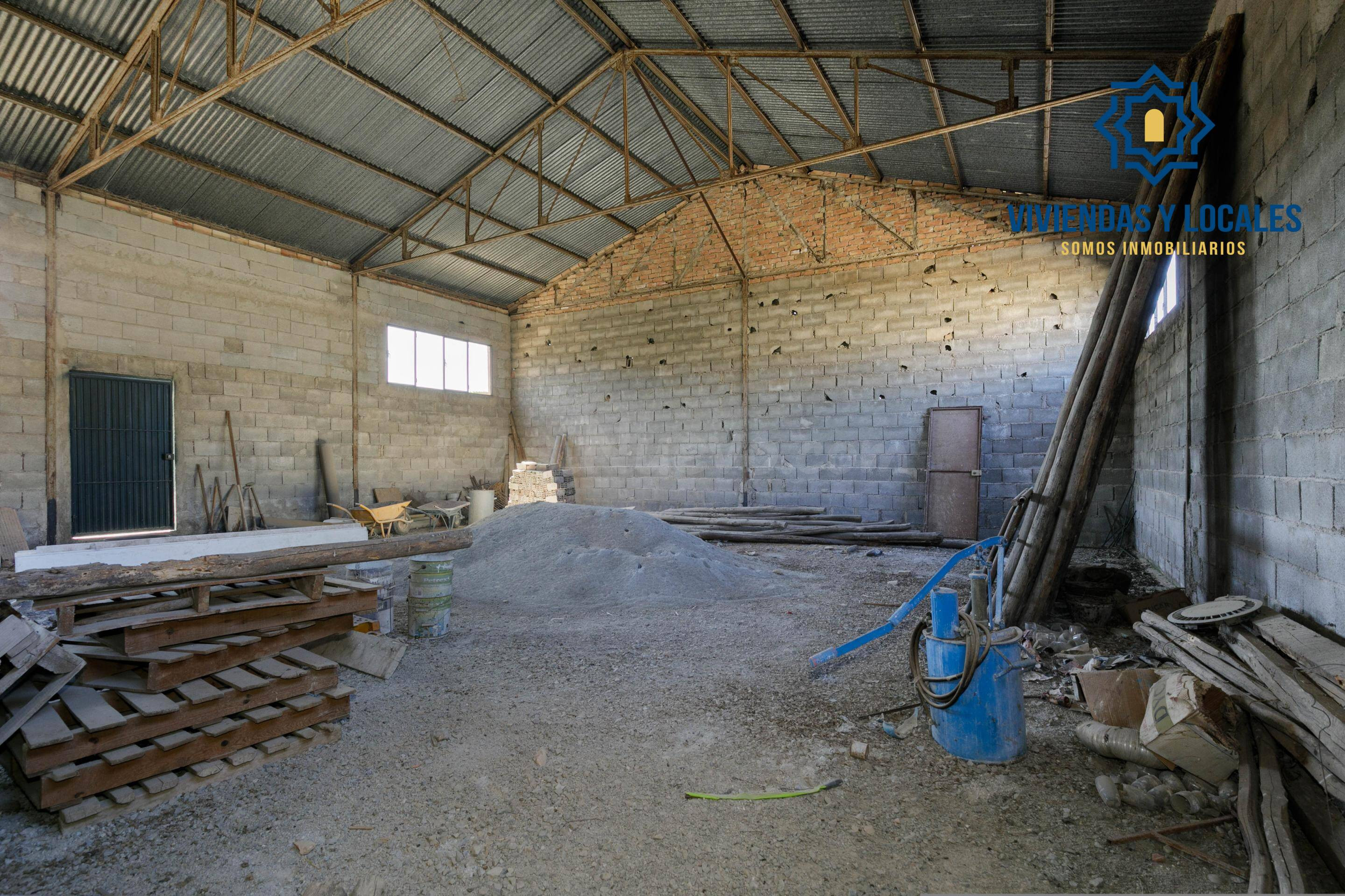 Nave industrial con amplio terreno urbano en Pulianas (Grana - foto 3