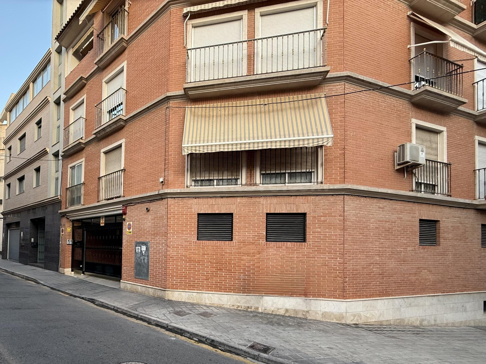 ¡Plaza en venta a pie de calle en San Blas Bajo! Sin rampas
