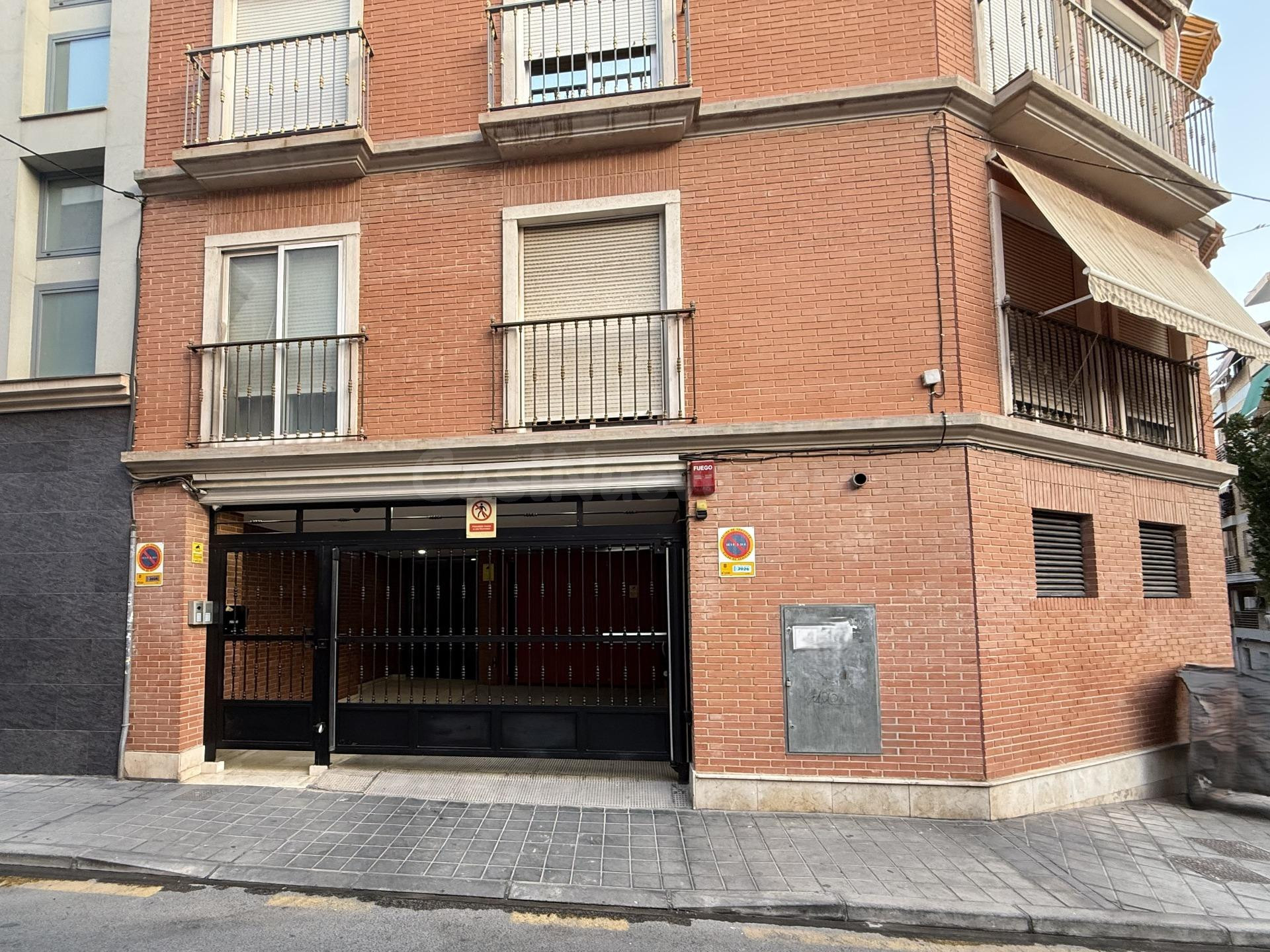 ¡Plaza en venta a pie de calle en San Blas Bajo! Sin rampas - foto 2
