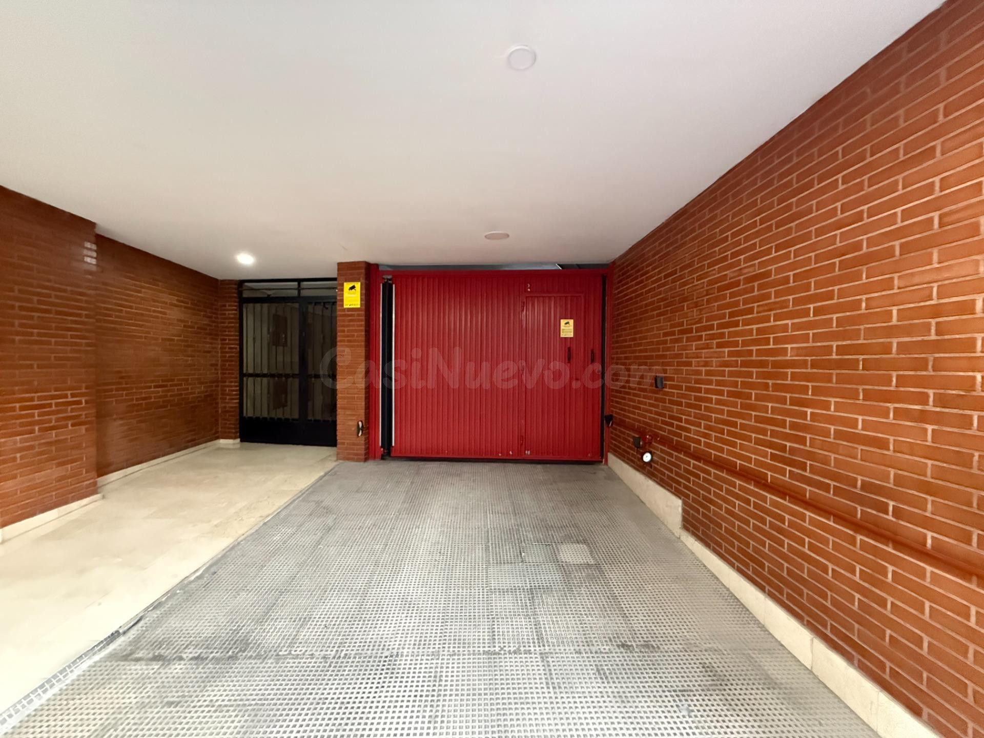 ¡Plaza en venta a pie de calle en San Blas Bajo! Sin rampas - foto 3