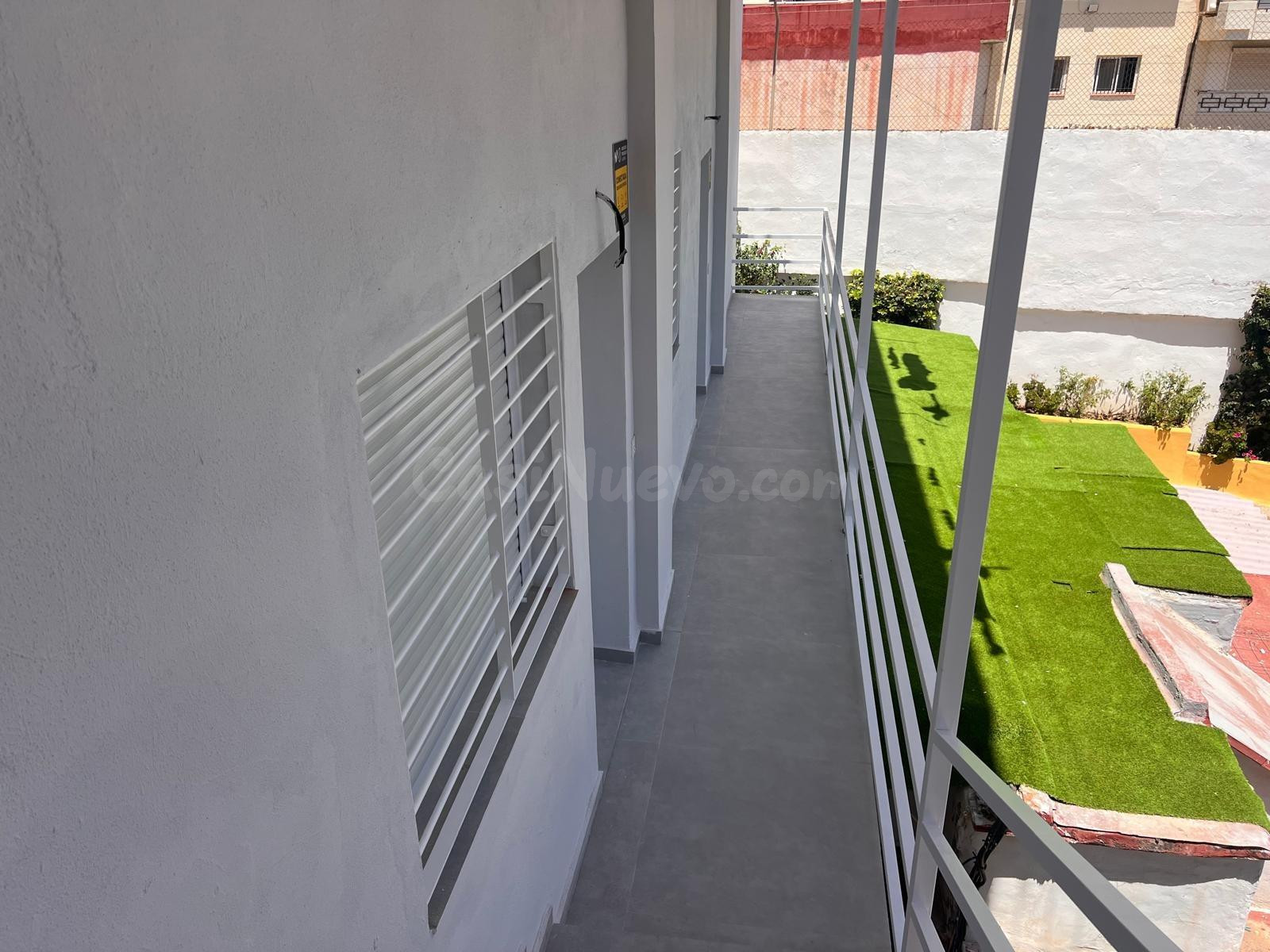 Exclusivo Apartamento en La Carihuela, a un Paso del Mar - foto 2