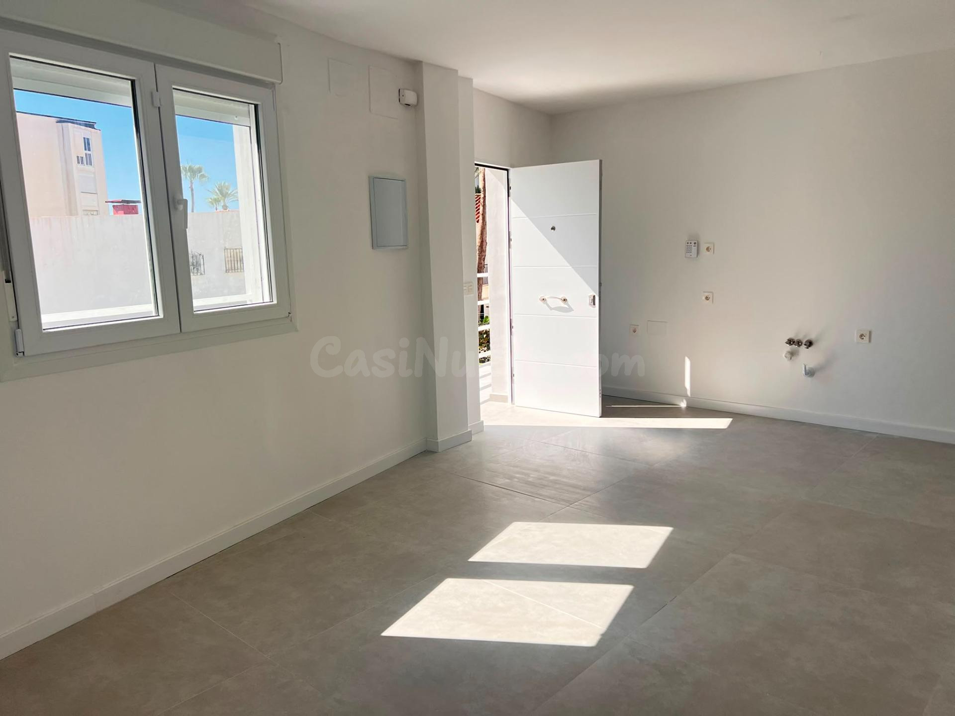 Exclusivo Apartamento en La Carihuela, a un Paso del Mar - foto 4