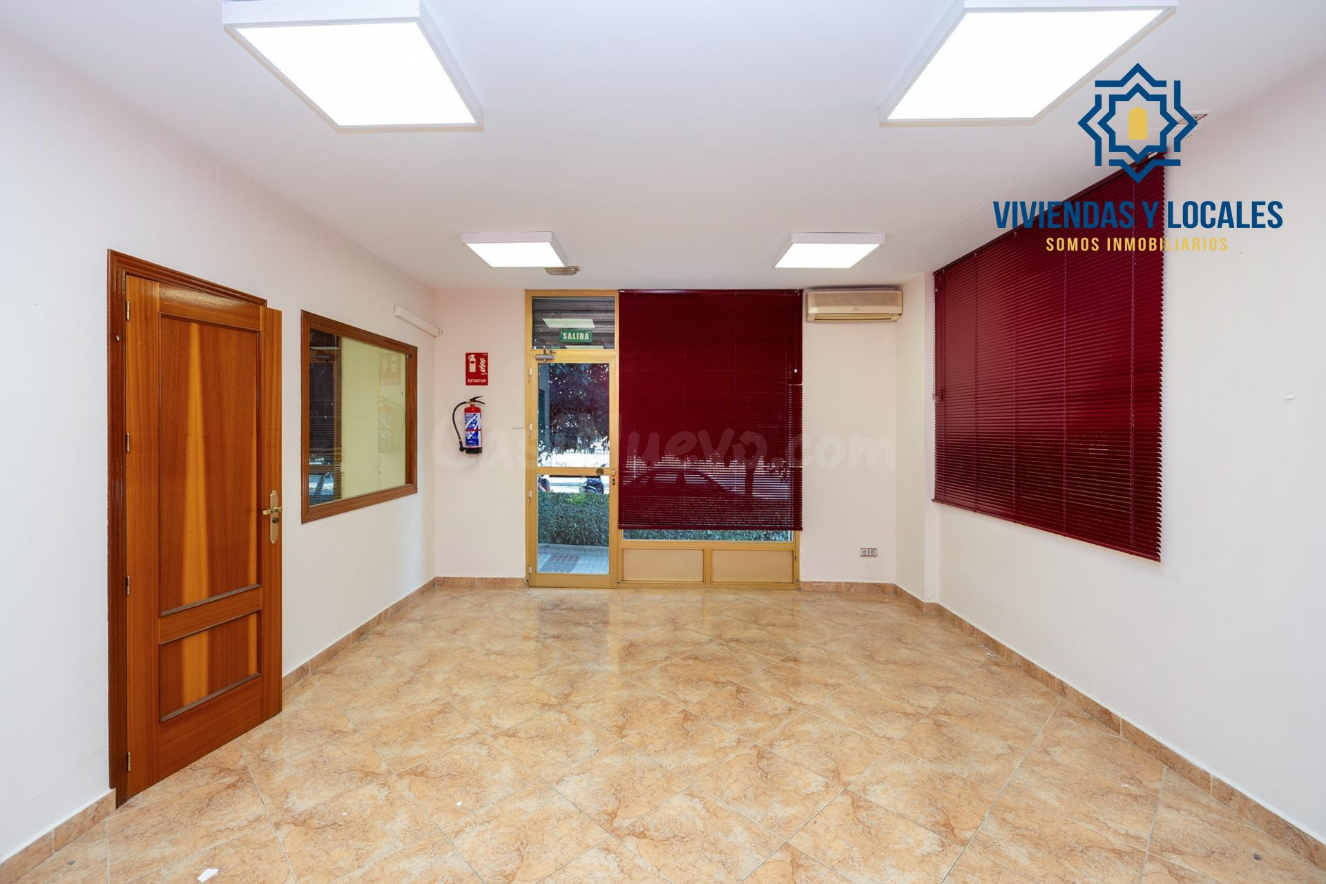 Local de 50 m2 cerca del centro de Granada con posibilidad d - foto 3