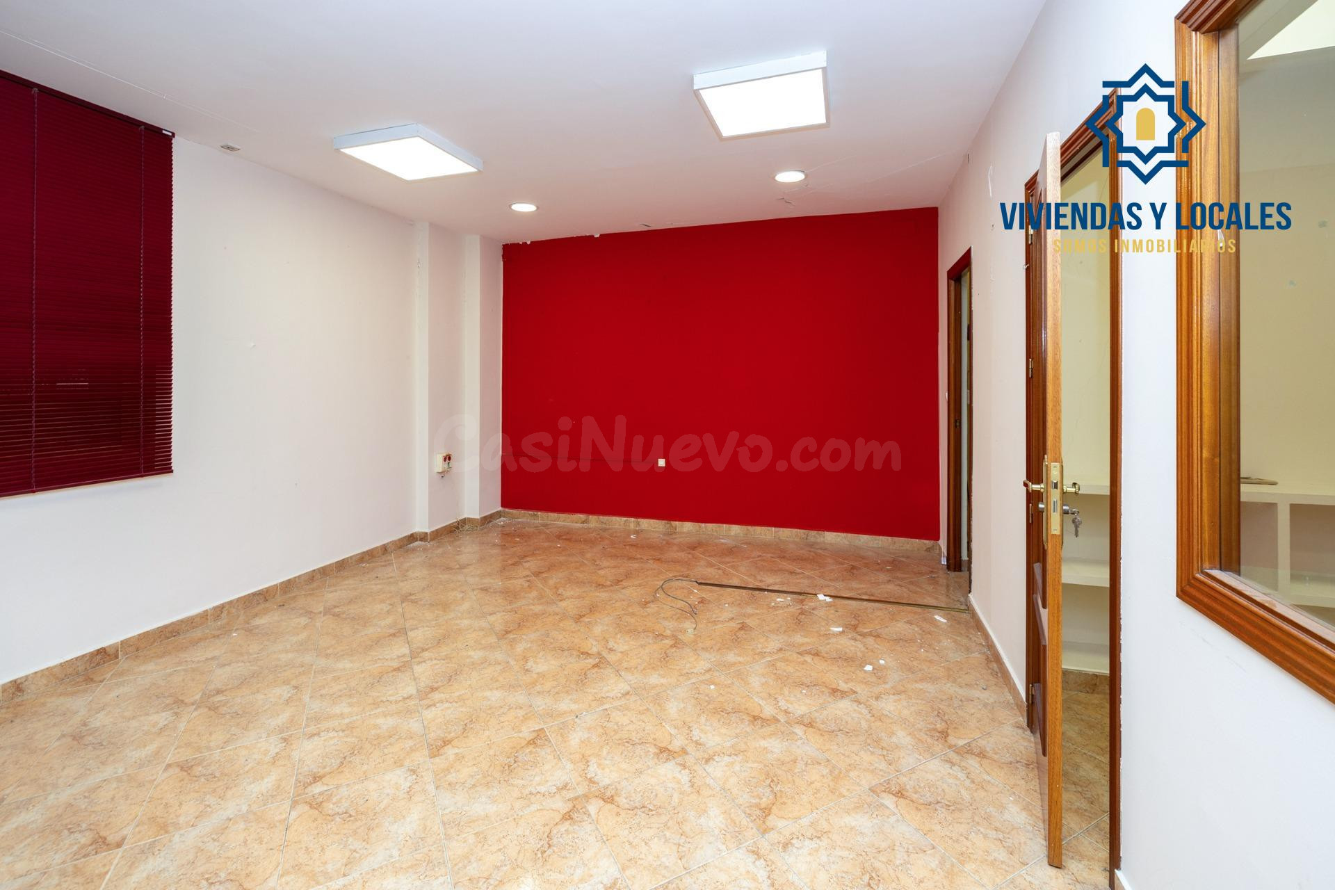 Local de 50 m2 cerca del centro de Granada con posibilidad d - foto 4