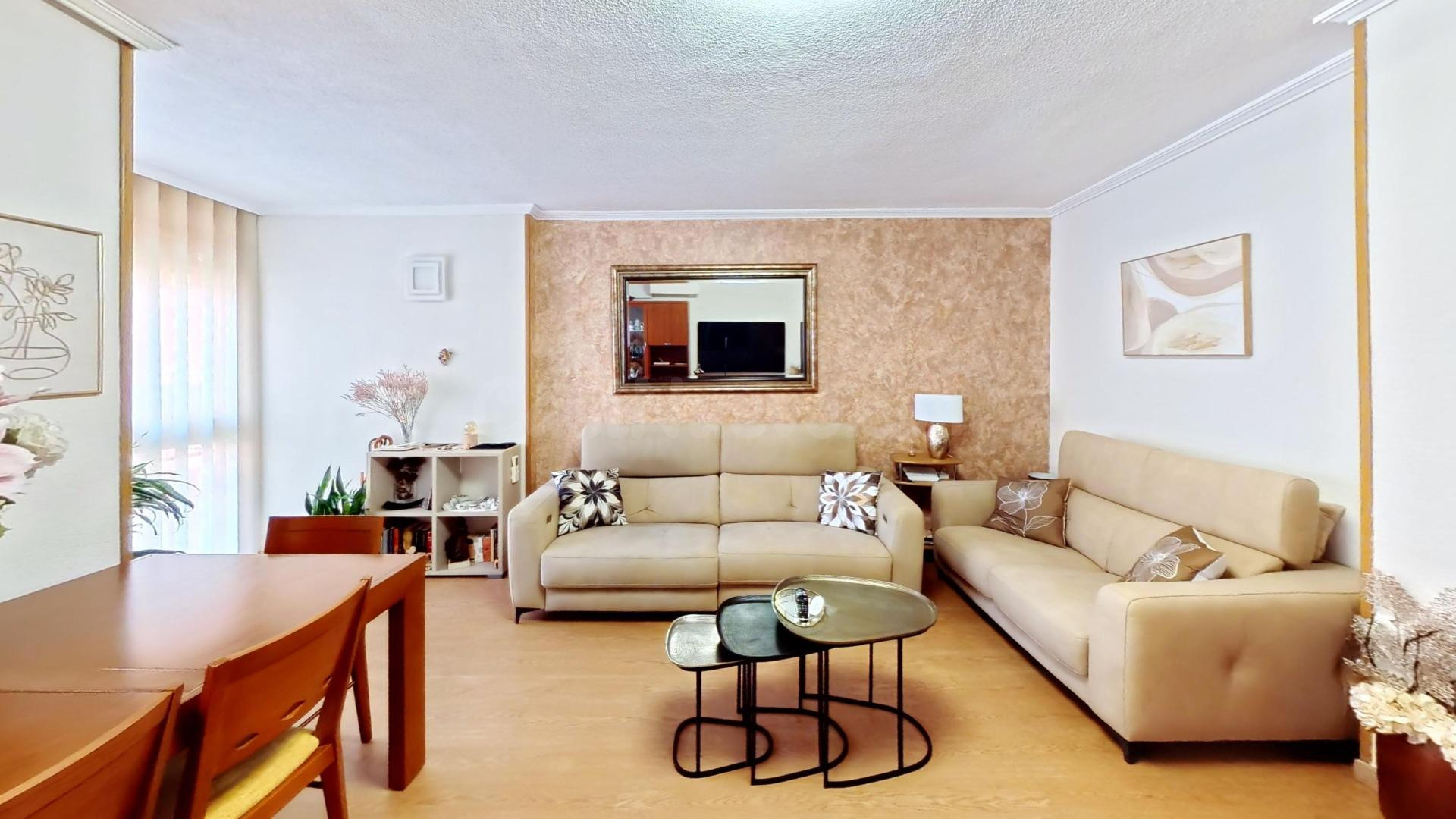¡Espectacular piso totalmente renovado junto al Bulevar del  - foto 3