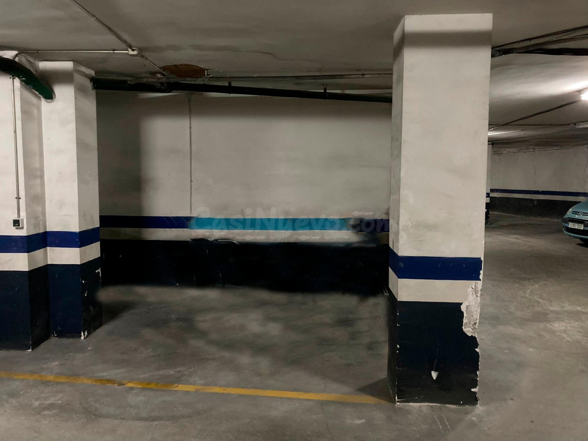 Plaza de parking situada en la Calle Jaume Isern de Mataró - foto 2