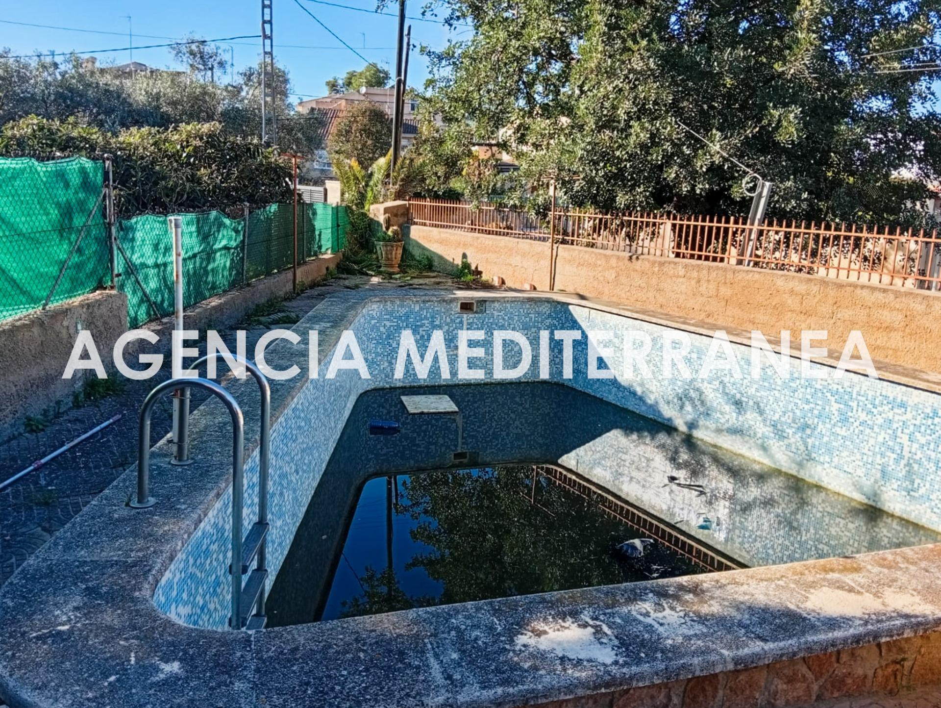 ¡Descubre este chalet con muchas posibilidades, en la tranqu - foto 3