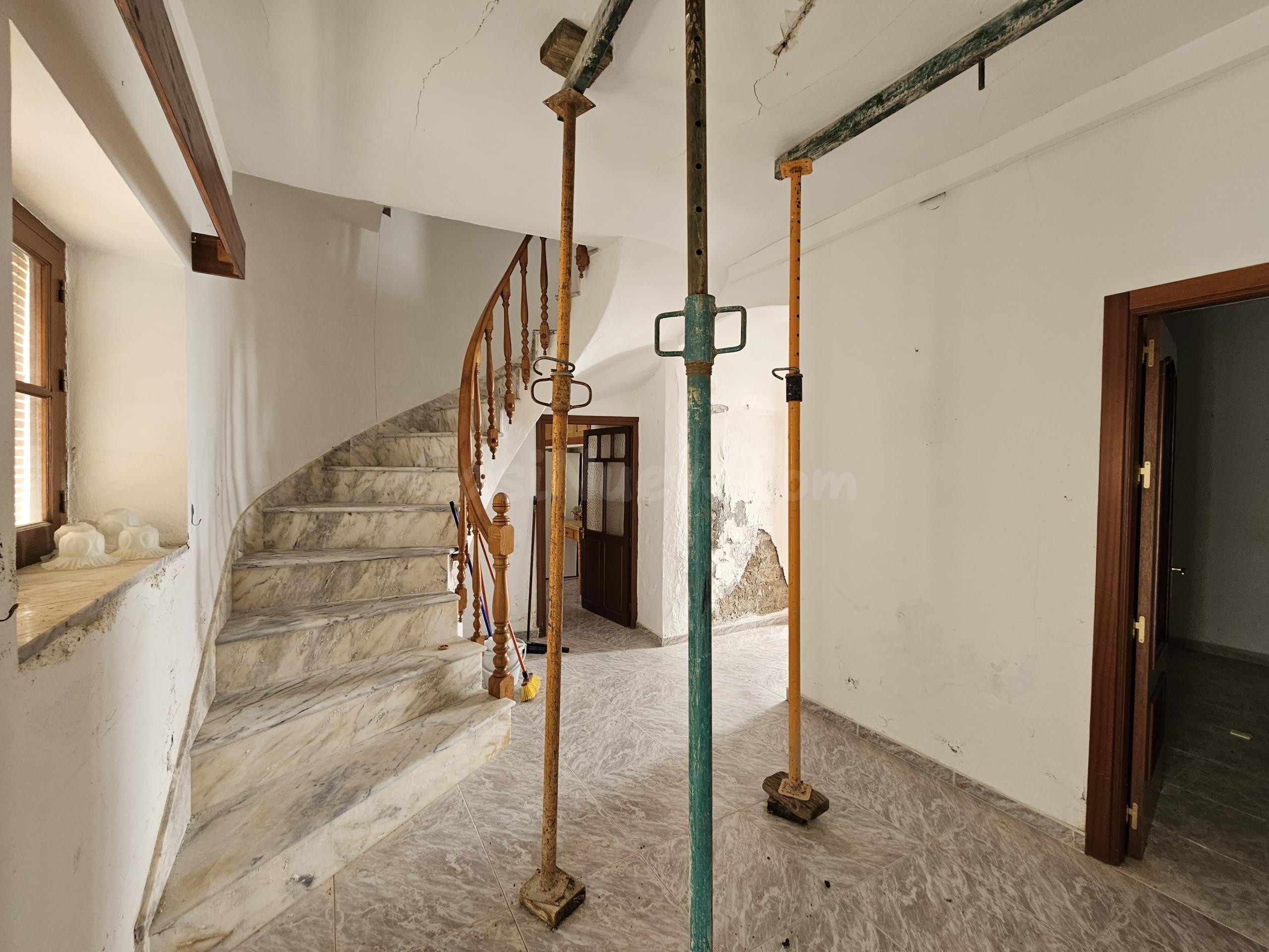 Encanto, espacio y potencial en el centro de El Burgo - foto 5