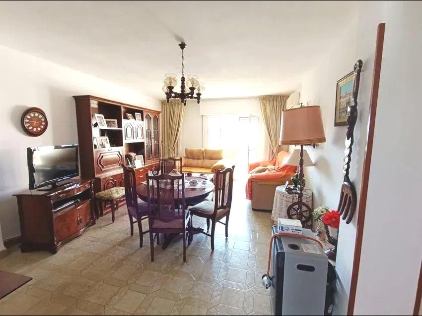 Exclusiva vivienda con impresionantes vistas panorámicas al  - foto 3