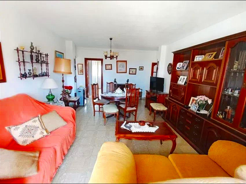 Exclusiva vivienda con impresionantes vistas panorámicas al  - foto 4