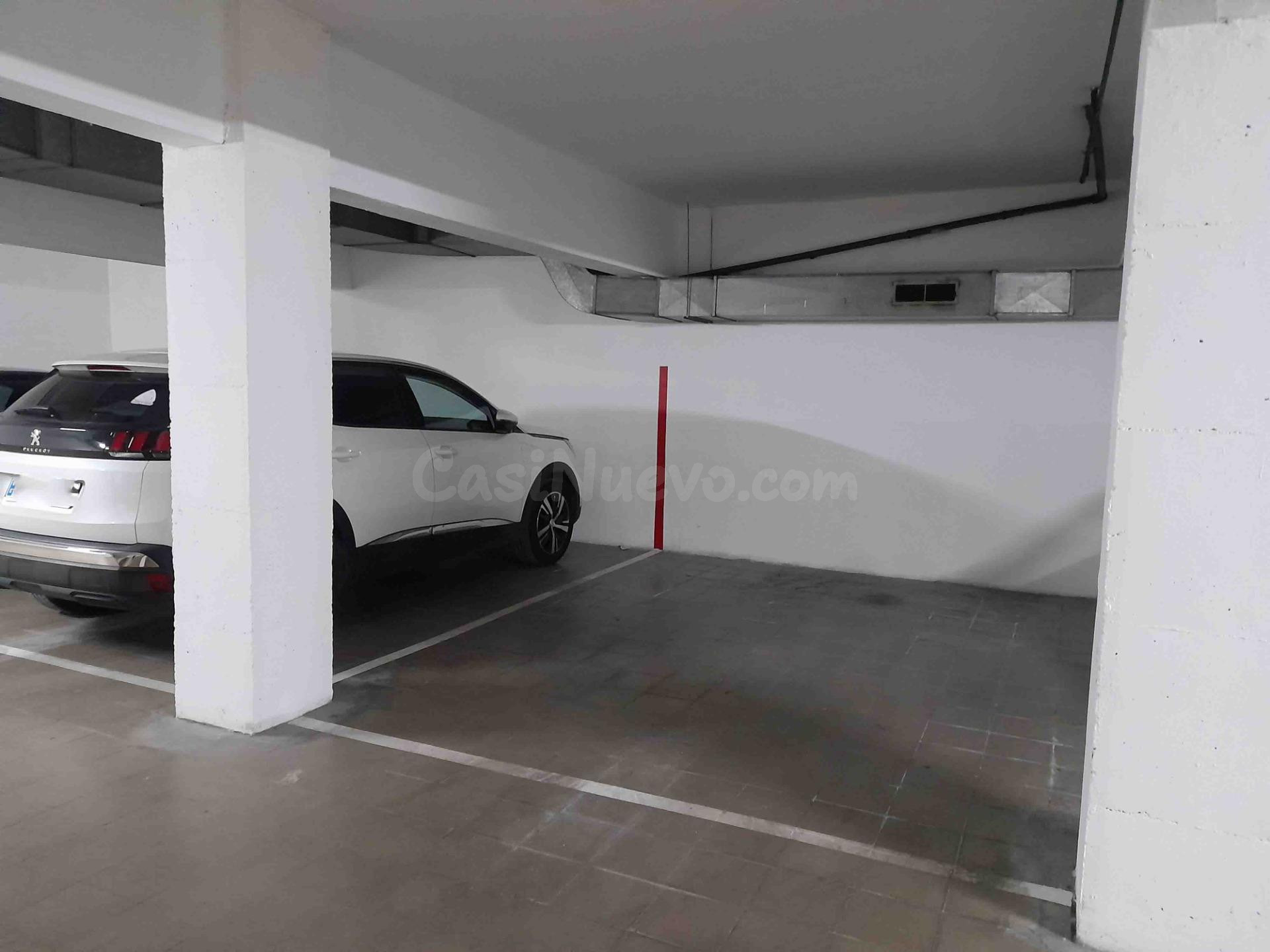 Plazas de Parking COCHE + MOTO en la Plaça Granollers de Mat - foto 2