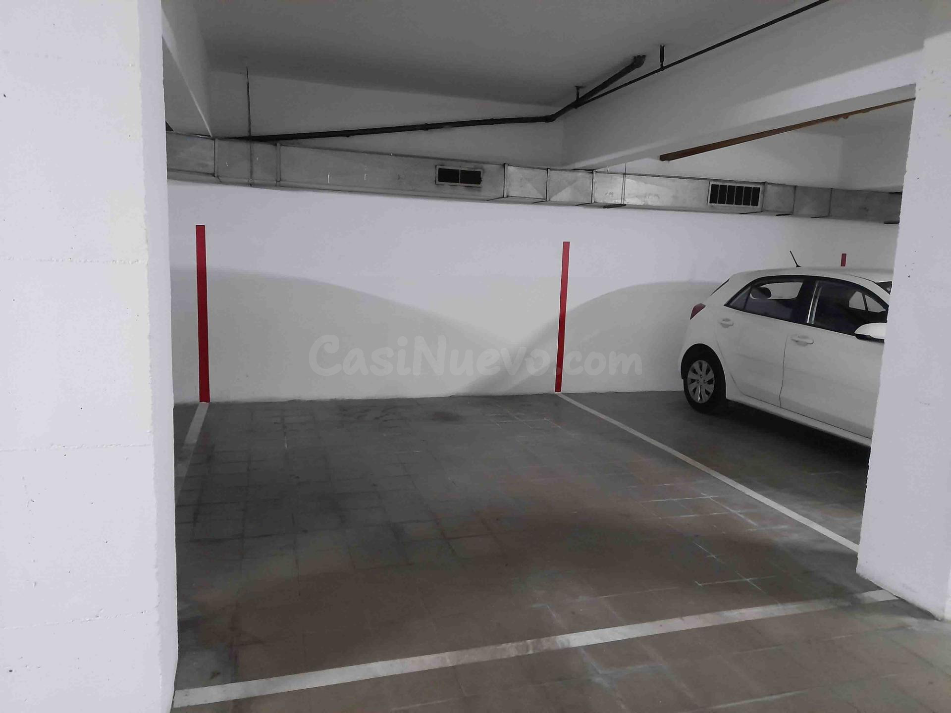Plazas de Parking COCHE + MOTO en la Plaça Granollers de Mat - foto 3