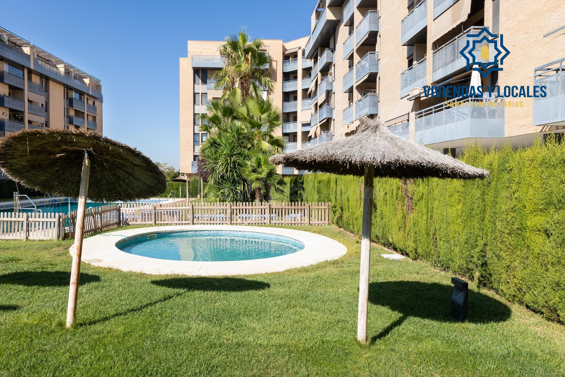 ¡Espectacular Ático Reformado con Gran Terraza, Vistas Despe