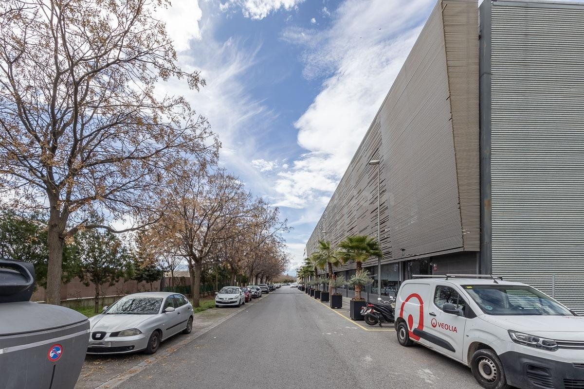 INCREIBLE OPORTUNIDAD DE INVERSIÓN EN CEG (P.I. ATARFE) - foto 4