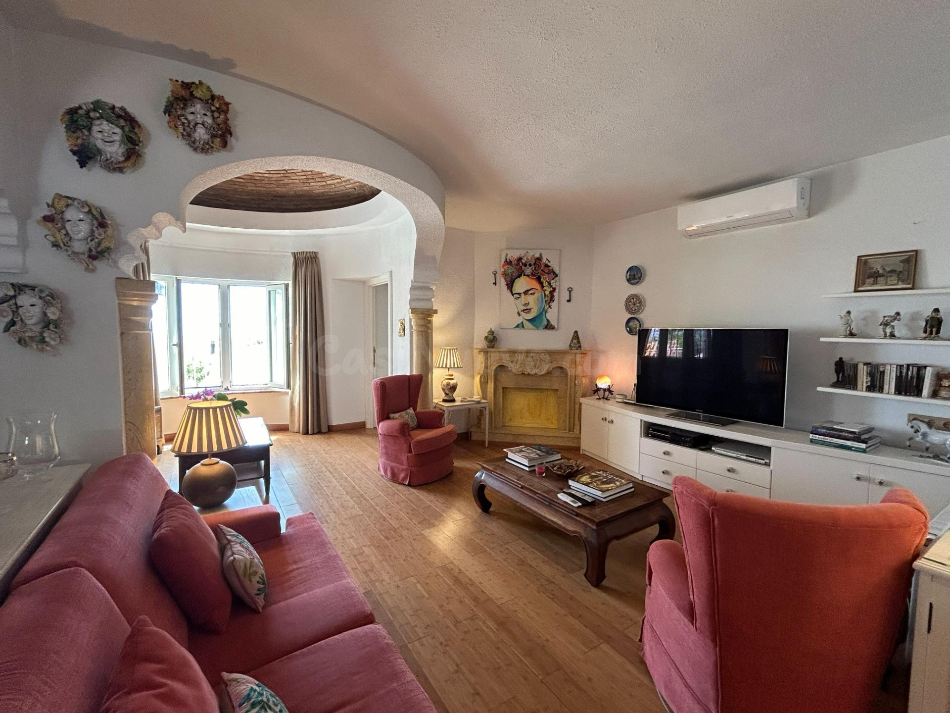 EXCLUSIVO CHALET EN UNA SOLA PLANTA CON VISTAS PANORÁMICAS A - foto 4