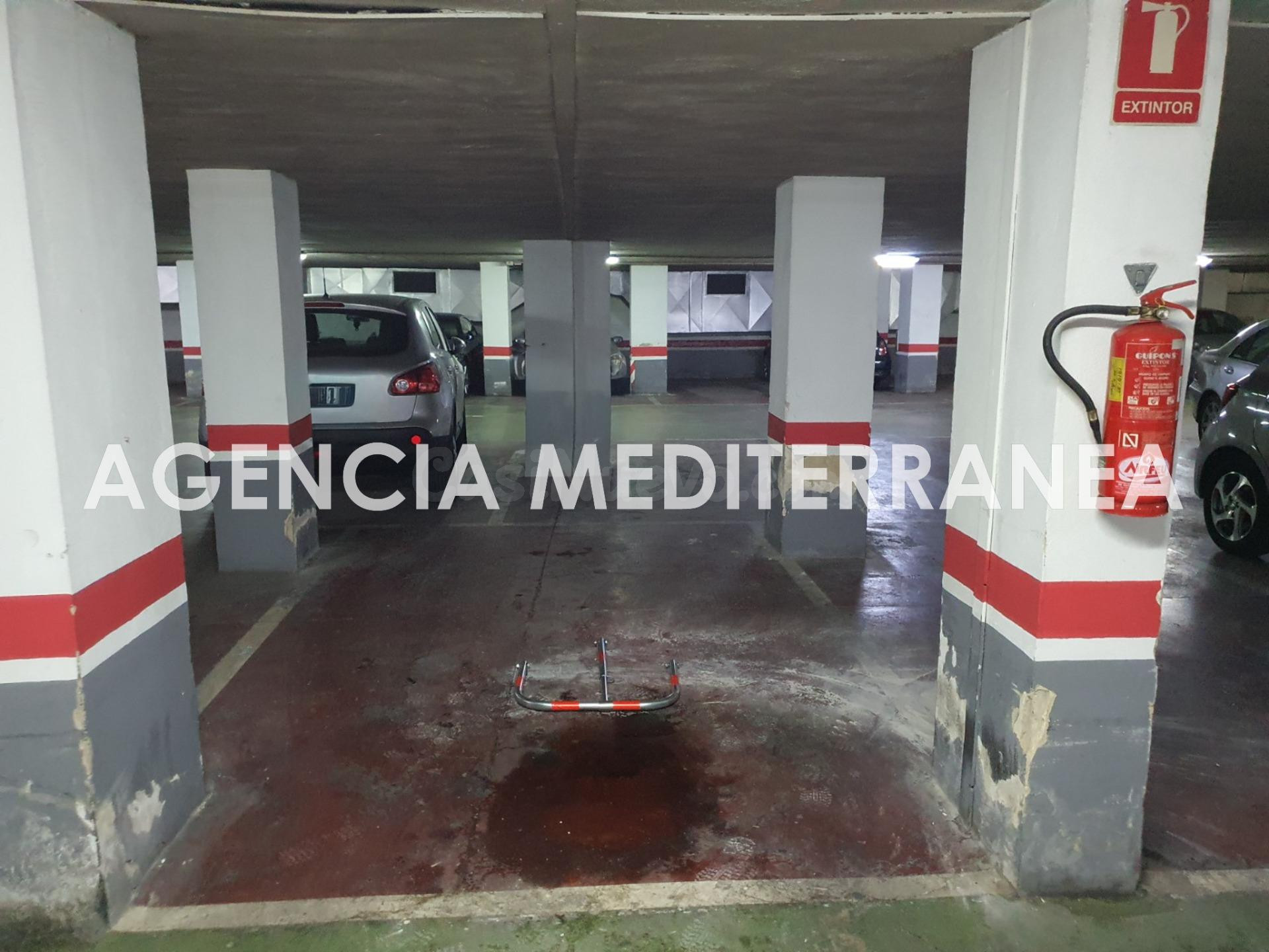 Plaza de garaje en venta en Valencia, para coche pequeño