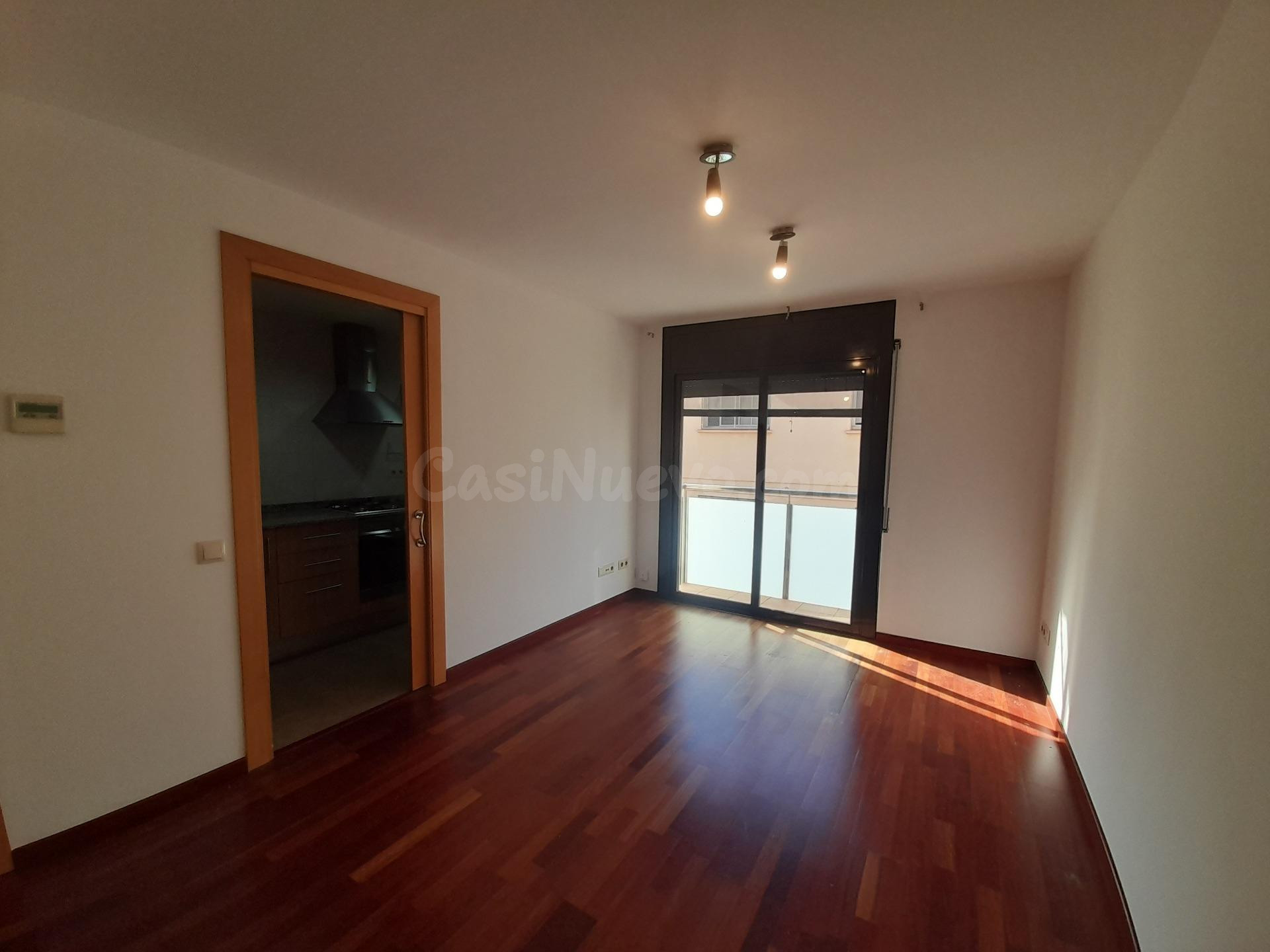 Piso de 2 hab. con terraza en ubicación inmejorable - foto 2