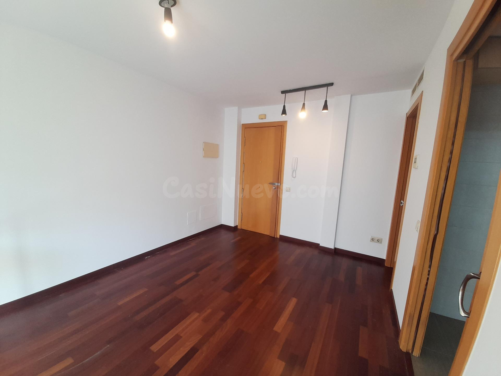 Piso de 2 hab. con terraza en ubicación inmejorable - foto 3