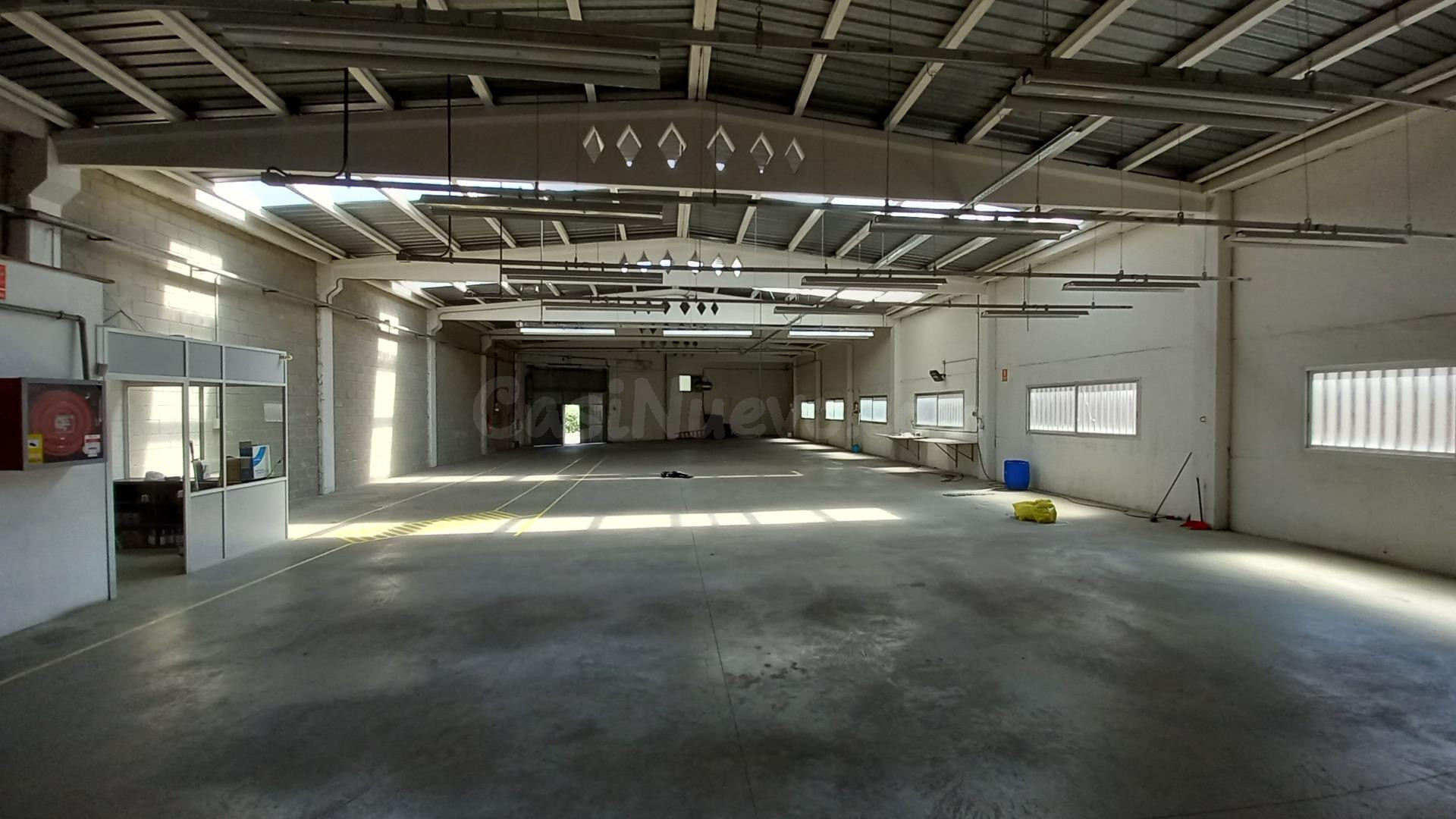 NAVE INDUSTRIAL EN ALQUILER EN EL POLÍGONO ROCAFONDA – MATAR