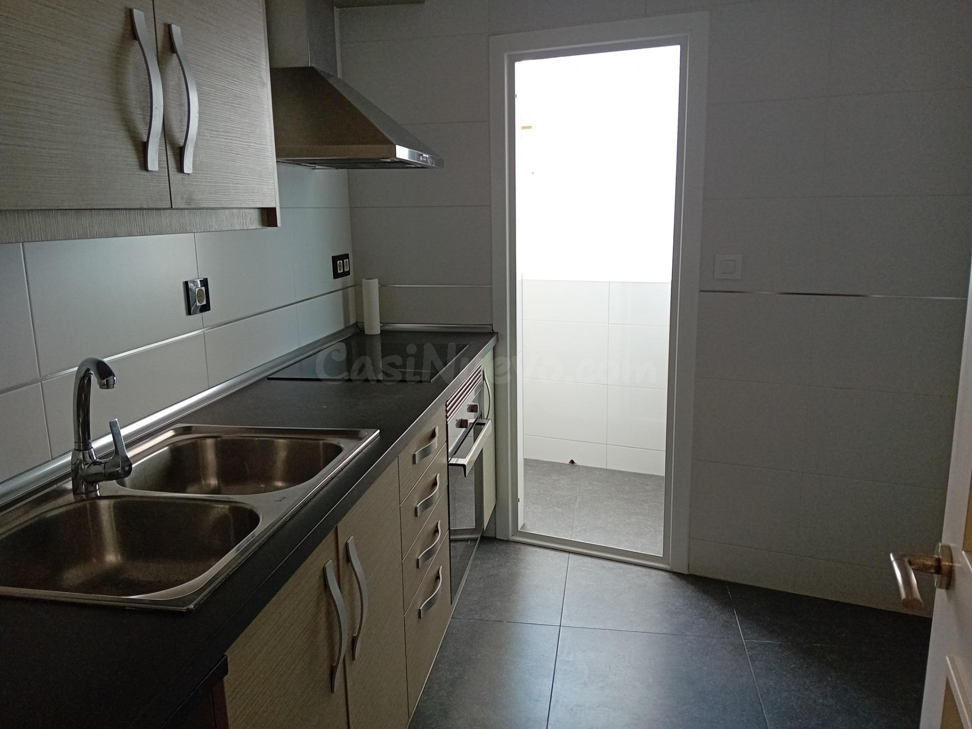 Piso con ascensor, listo para entrar a vivir en Cerdanyola ( - foto 3