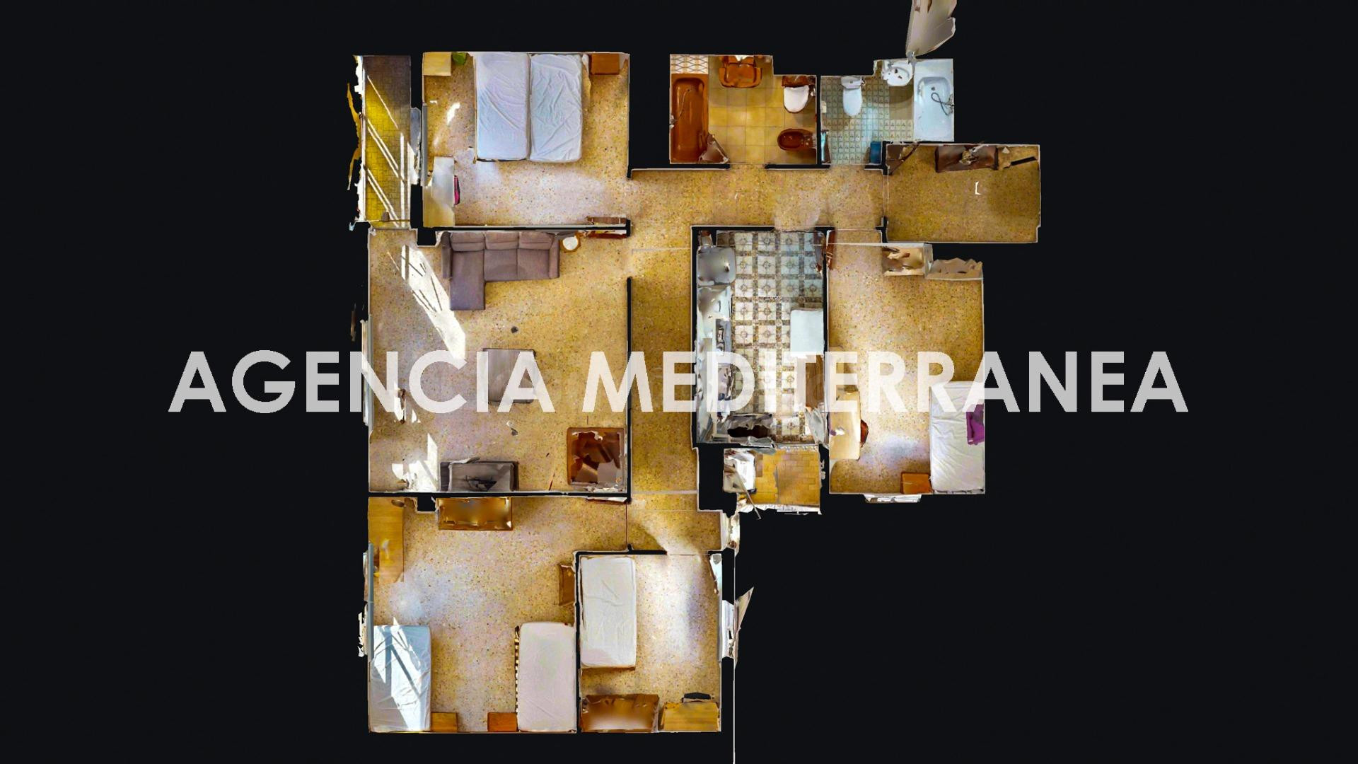 Piso en venta en zona Blasco Ibañez, con garaje incluido, para reformar