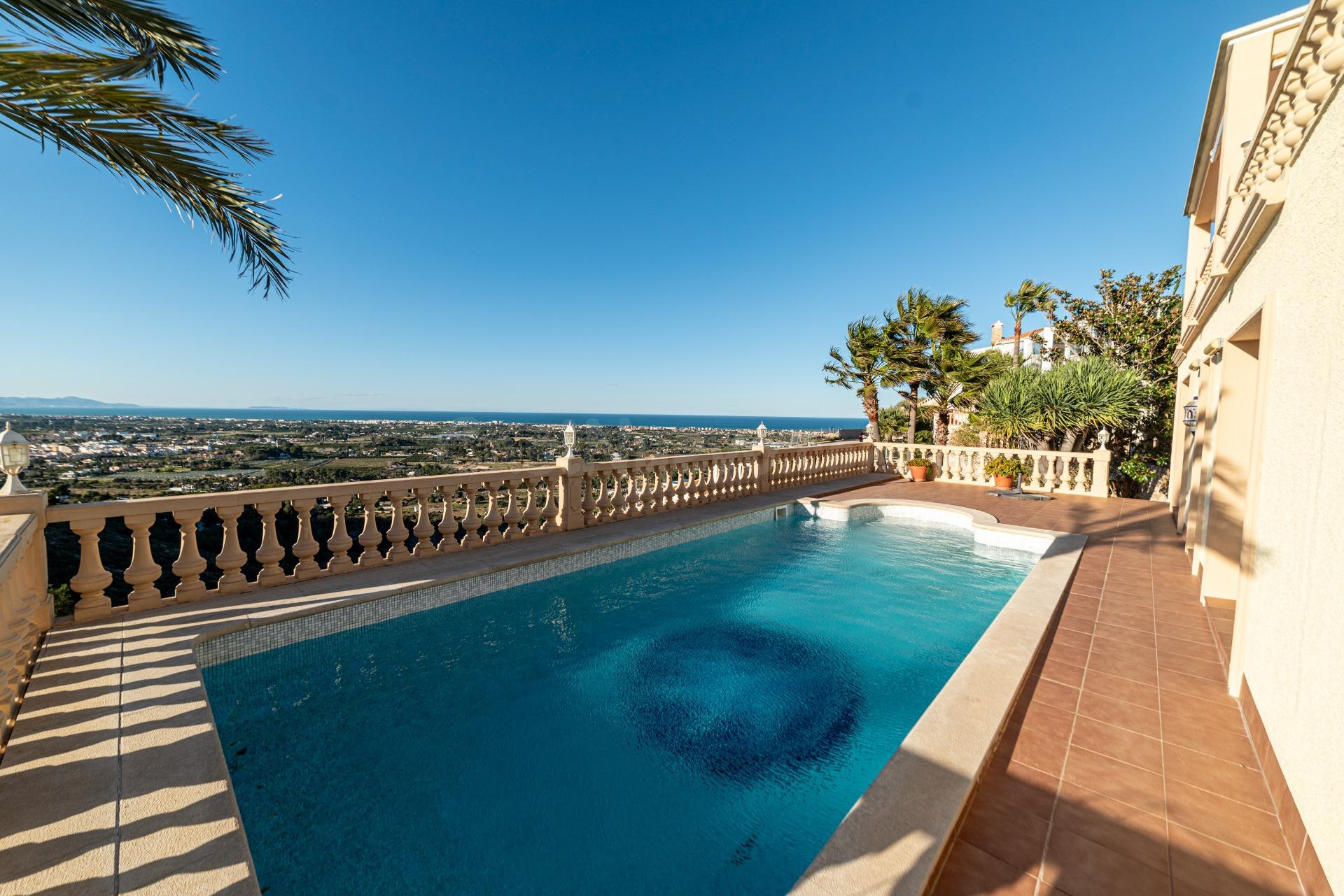 Chalet independiente en venta en Benimarquia