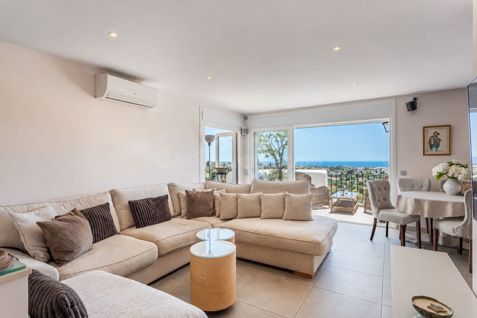 Fully Renovated 2 Bedroom Apt with Panoramic Seaviews - foto 3