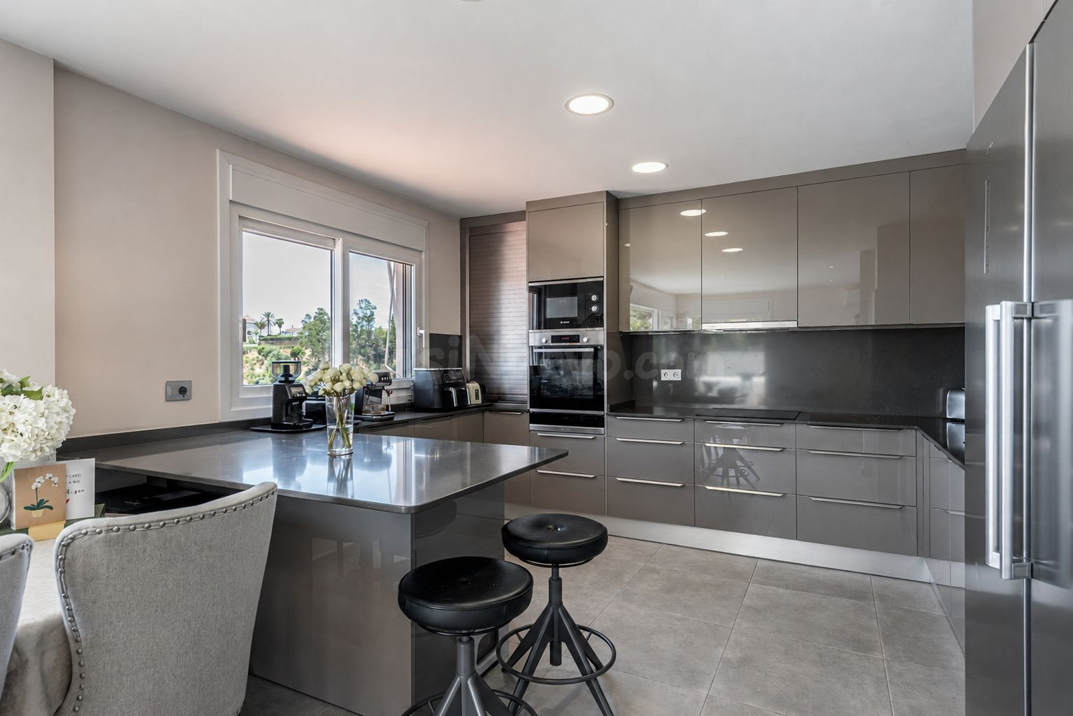 Fully Renovated 2 Bedroom Apt with Panoramic Seaviews - foto 4