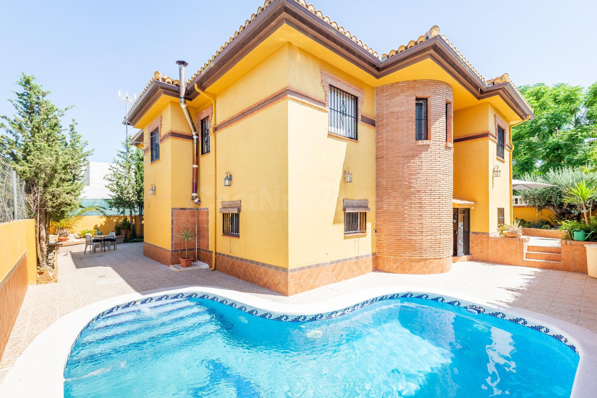 CHALET CON DOS VIVIENDAS ESPECTACULARES E INDEPENDIENTES EN 