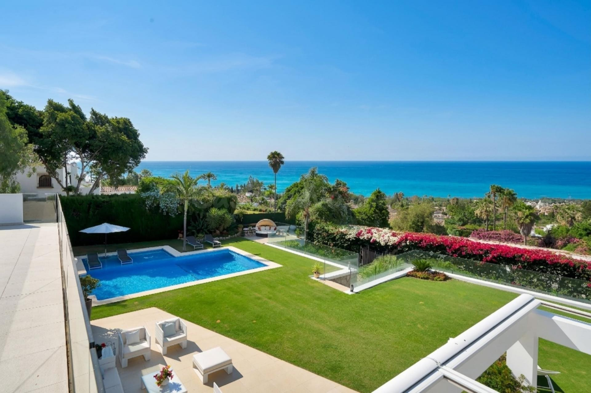 A Masterpiece of Contemporary Living with Breathtaking Panor