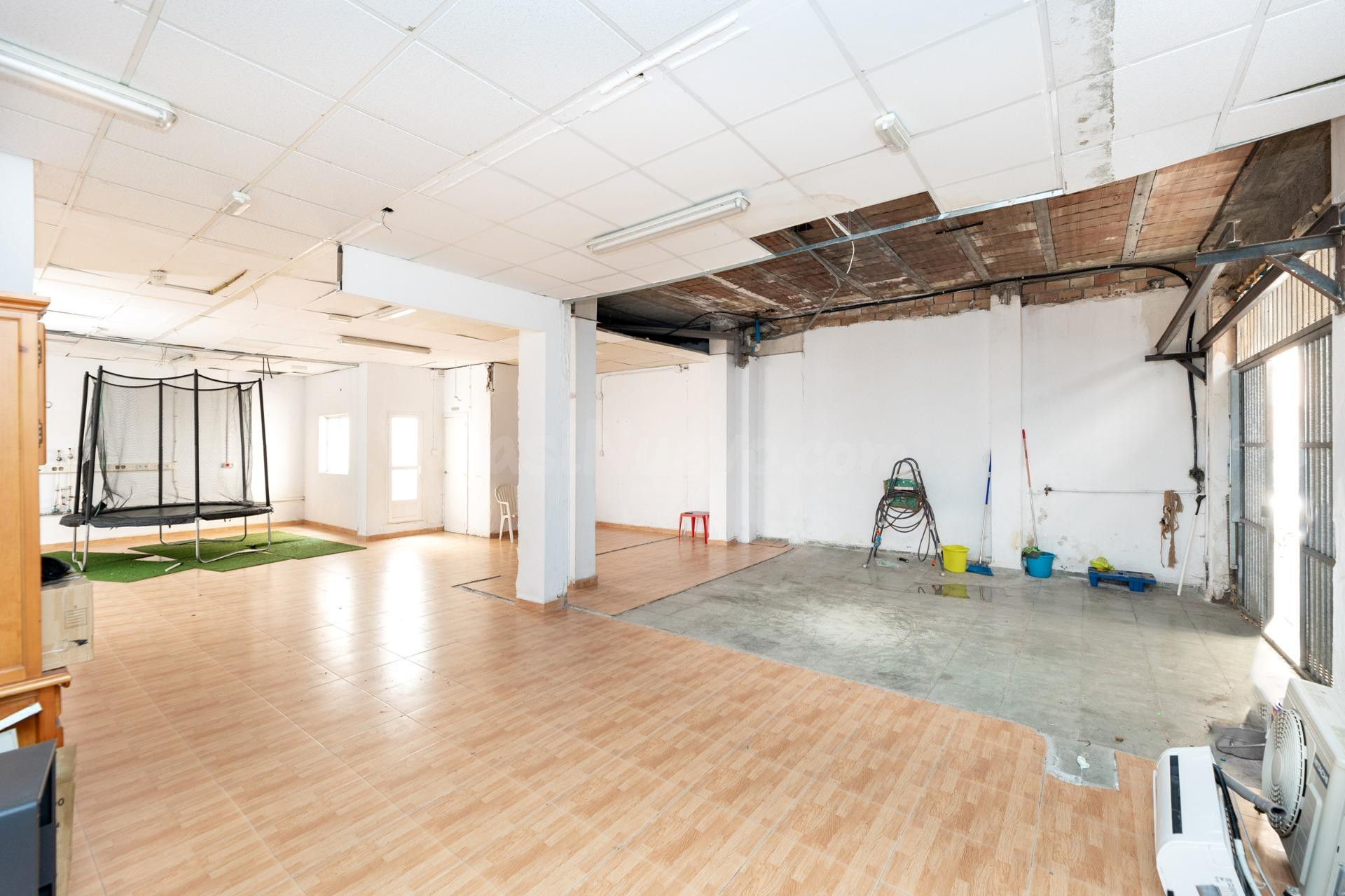 Venta de local de 171 m2 en Armilla (Granada) - foto 5