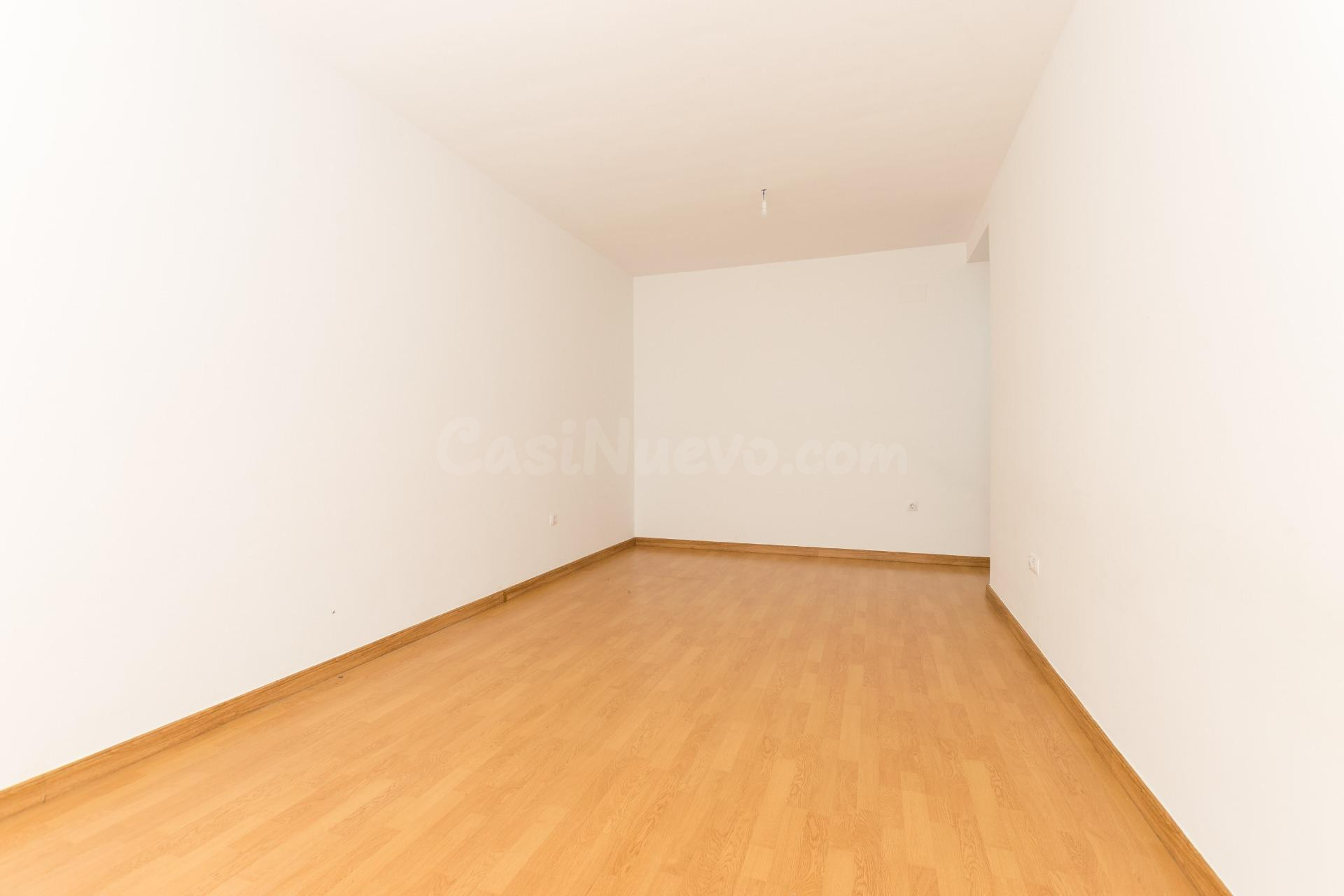 Piso en alquiler en el centro de Huetor Vega. SIN MUEBLES - foto 5