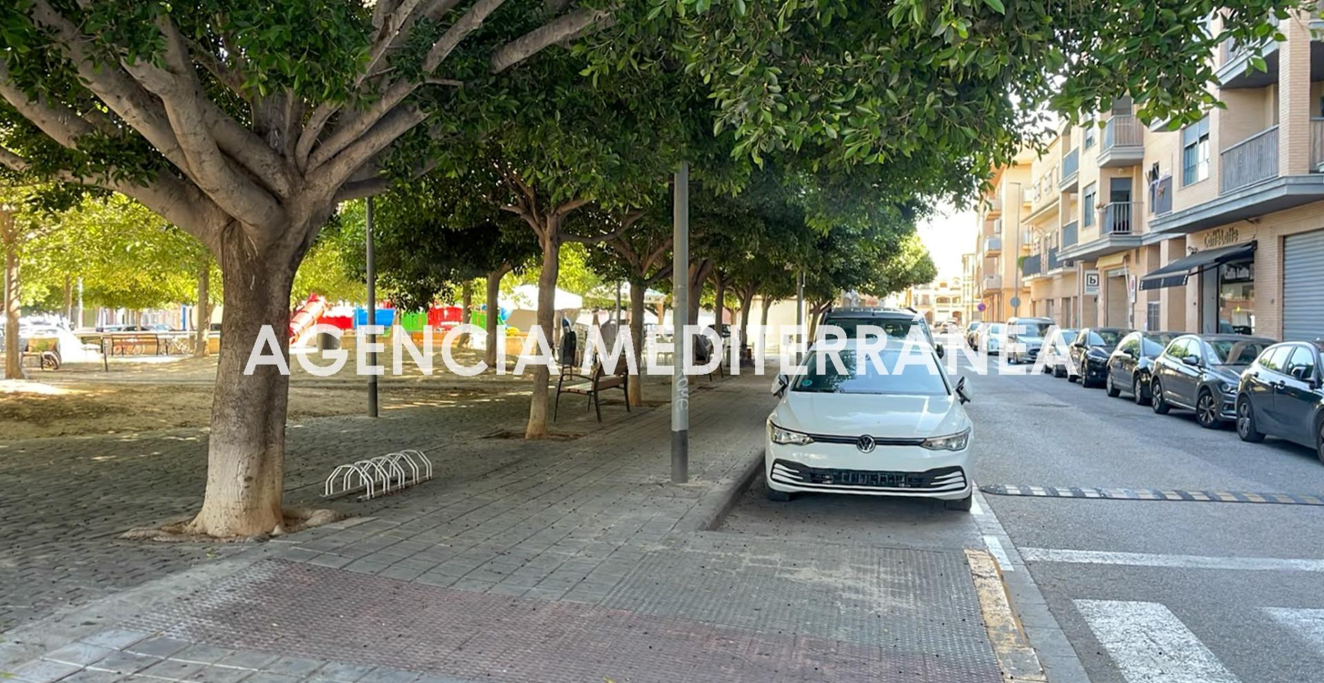 ¡Oportunidad única: ¡Vivienda en Planta Baja a  su medida con autorización municipal en La Puebla de Farnals!