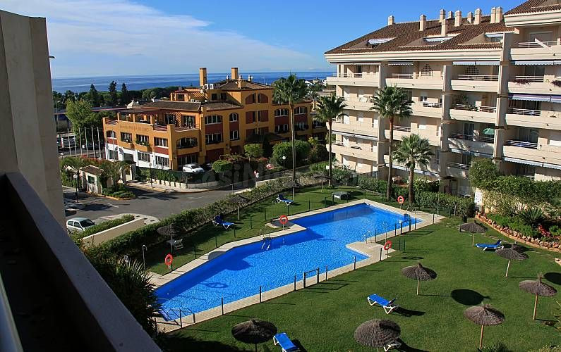 Coqueto apartamento en planta baja en La Milla de Oro, a sol