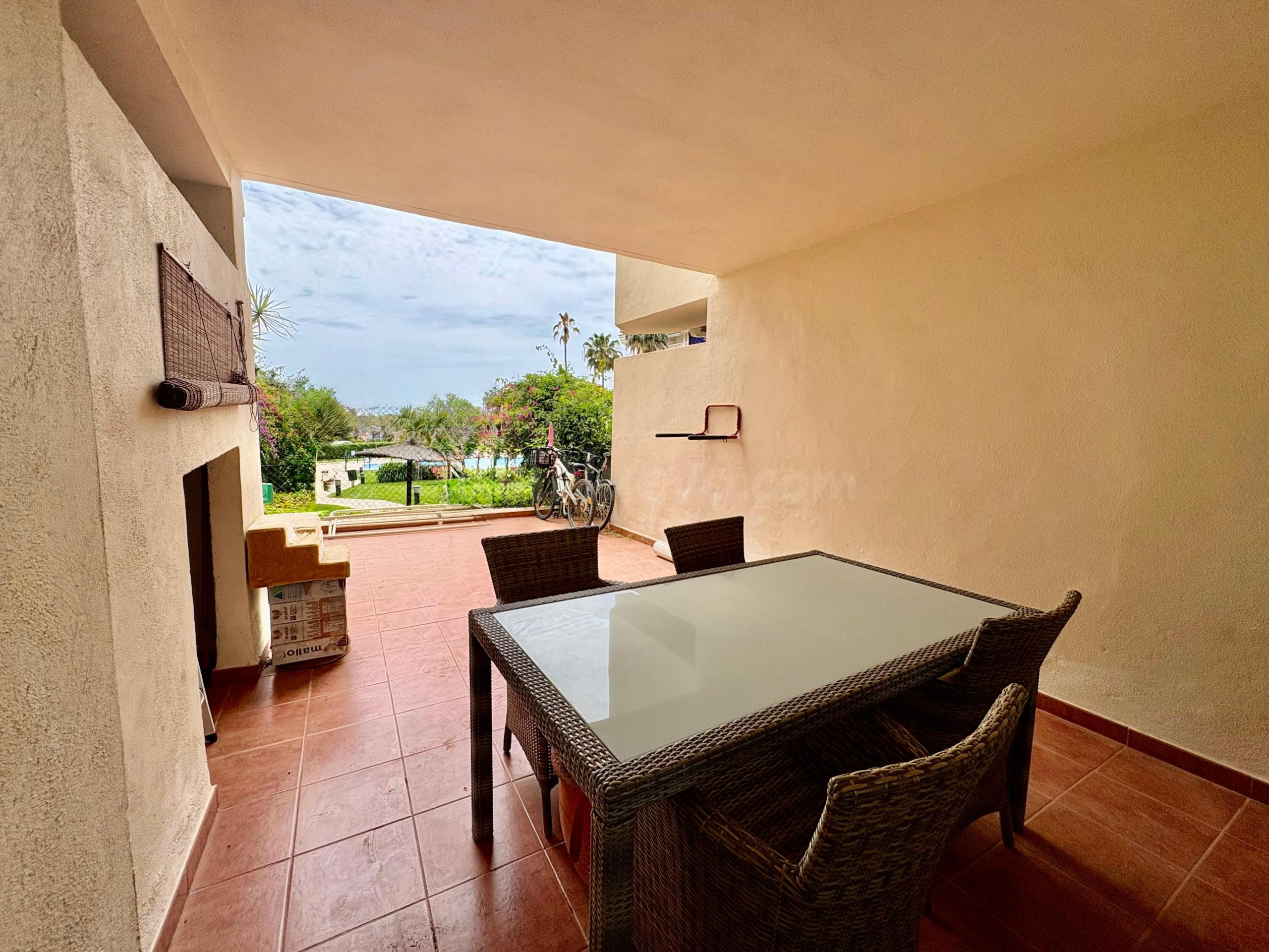 Coqueto apartamento en planta baja en La Milla de Oro, a sol - foto 4