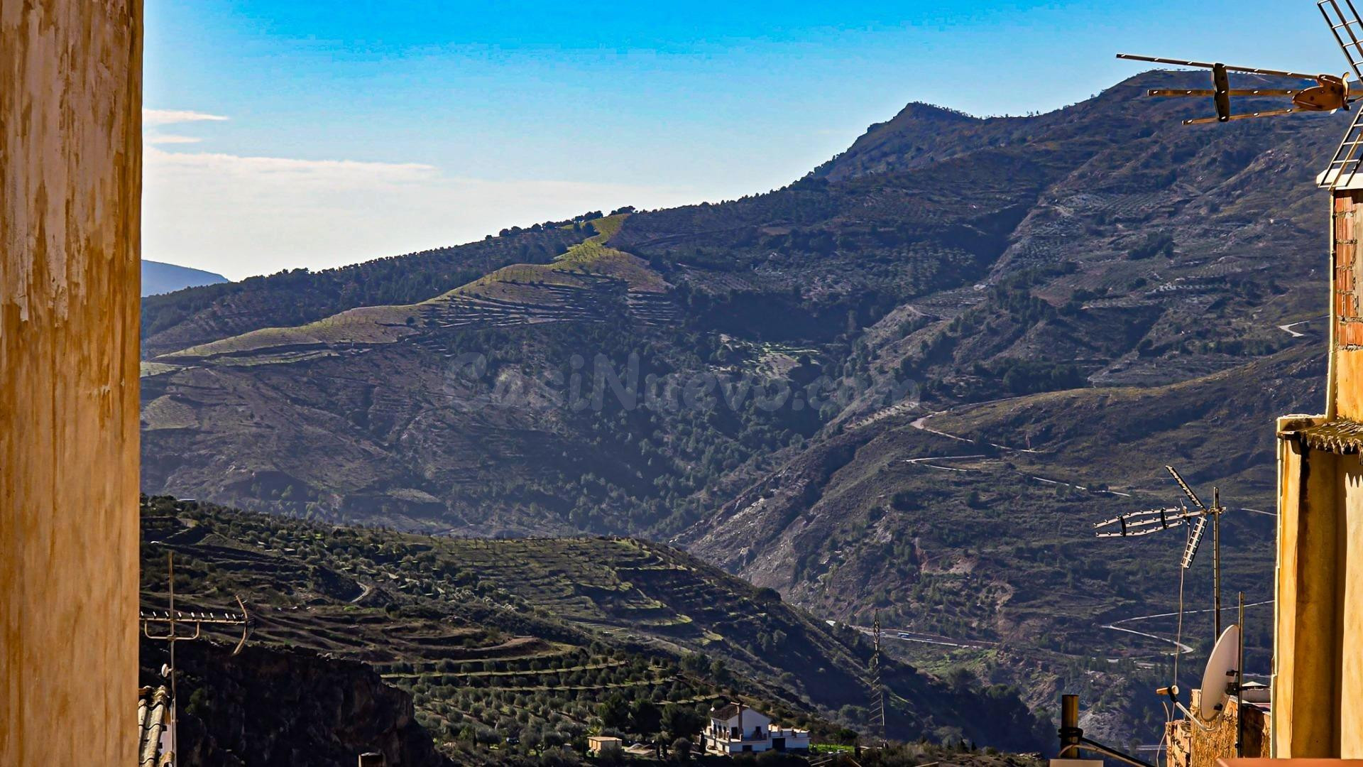 VENTA DE CASA ACOGEDORA EN EL CENTRO DE LANJARÓN (GRANADA) - foto 5