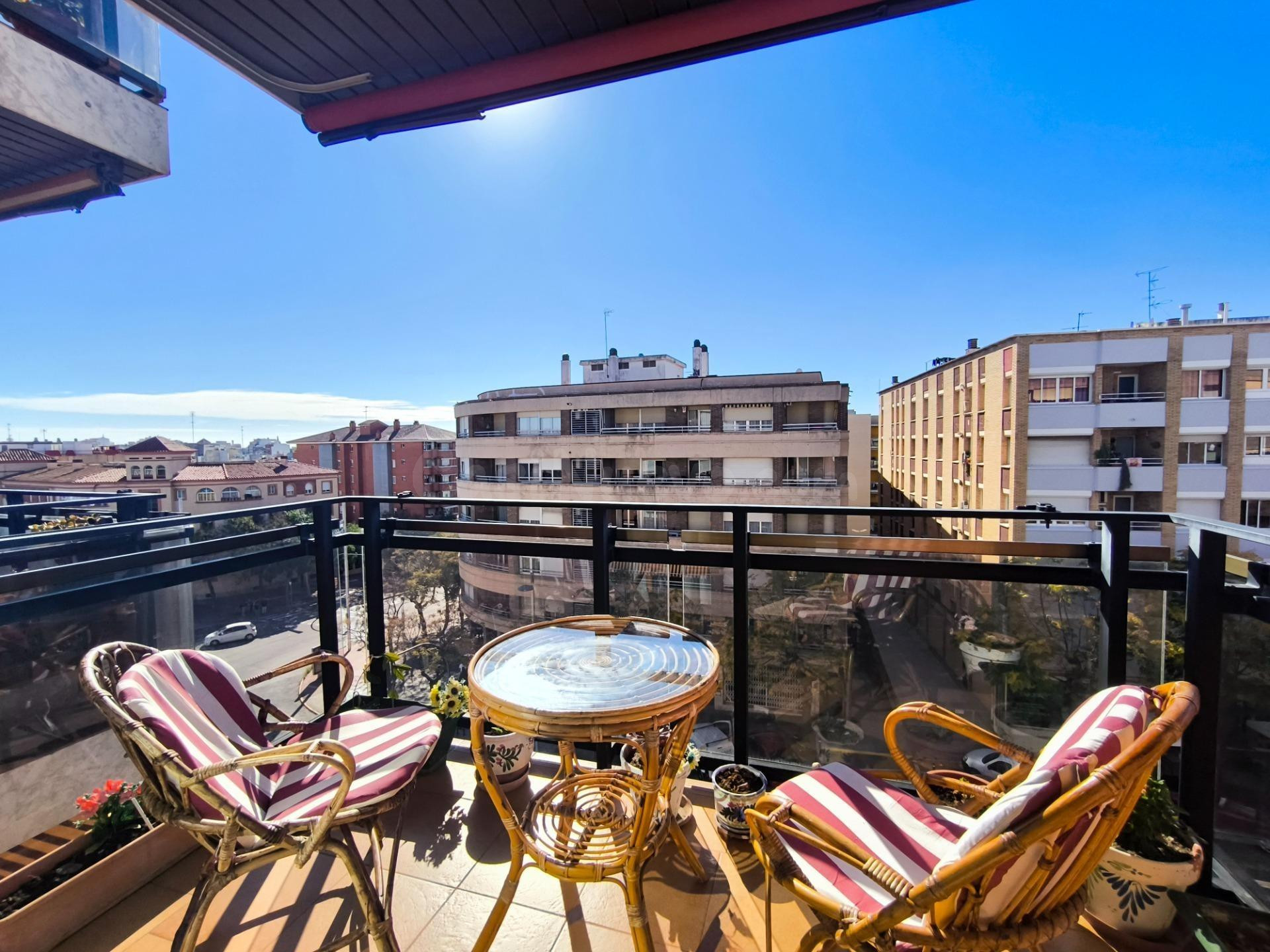 Exclusiva vivienda amplia en Tarragona Centro con plaza de p