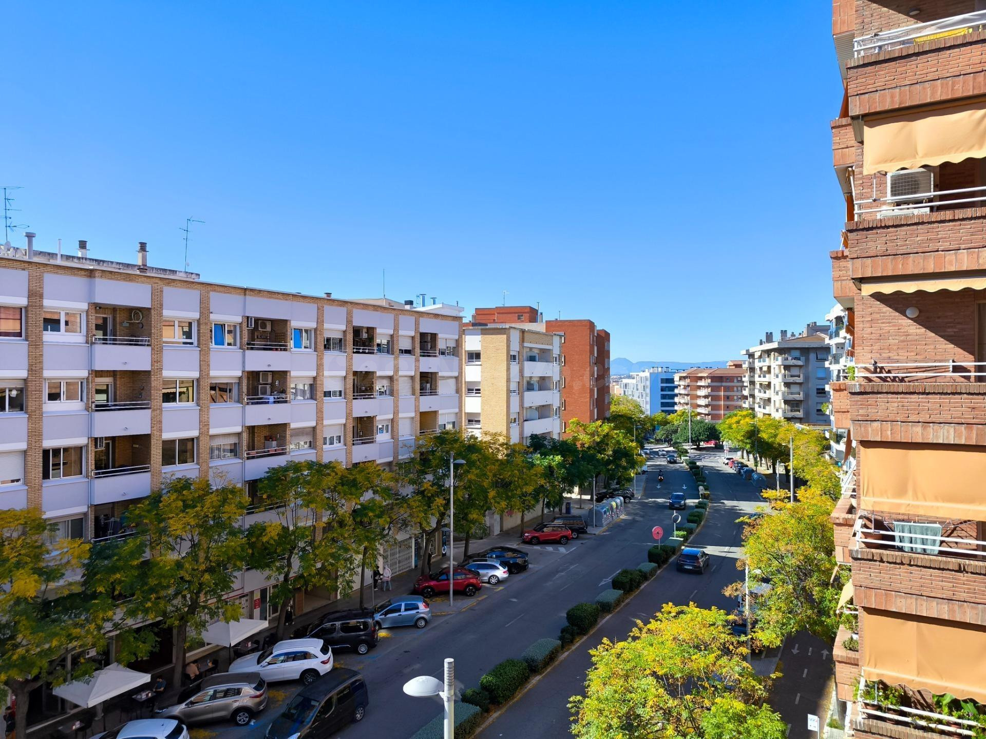Exclusiva vivienda amplia en Tarragona Centro con plaza de p - foto 2