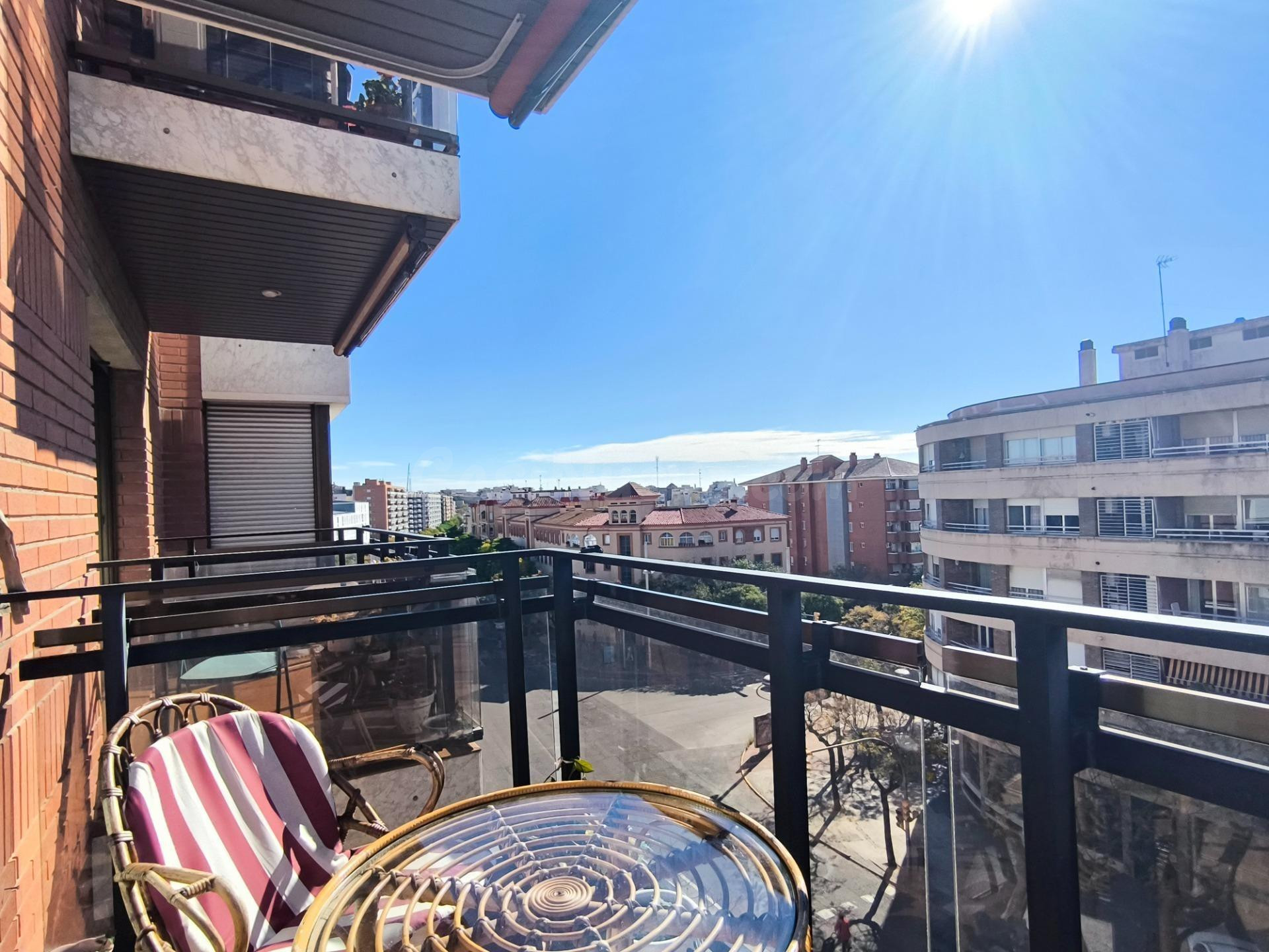 Exclusiva vivienda amplia en Tarragona Centro con plaza de p - foto 4